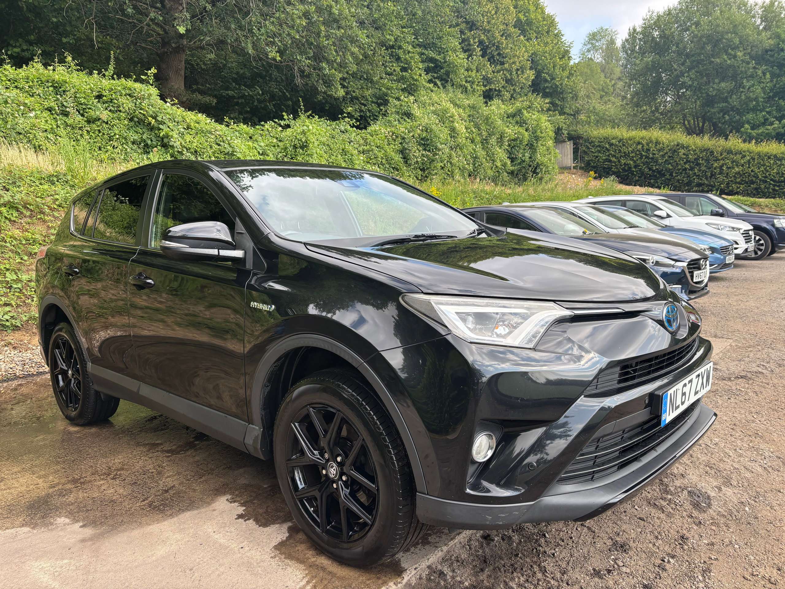 A 2017 TOYOTA RAV4 2.5 VVT-h Excel SUV 5dr Petrol Hybrid CVT Euro 6 (s/s) (197 ps) A 2017 TOYOTA RAV4 2.5 VVT-h Excel SUV 5dr Petrol Hybrid CVT Euro 6 (s/s) (197 ps)