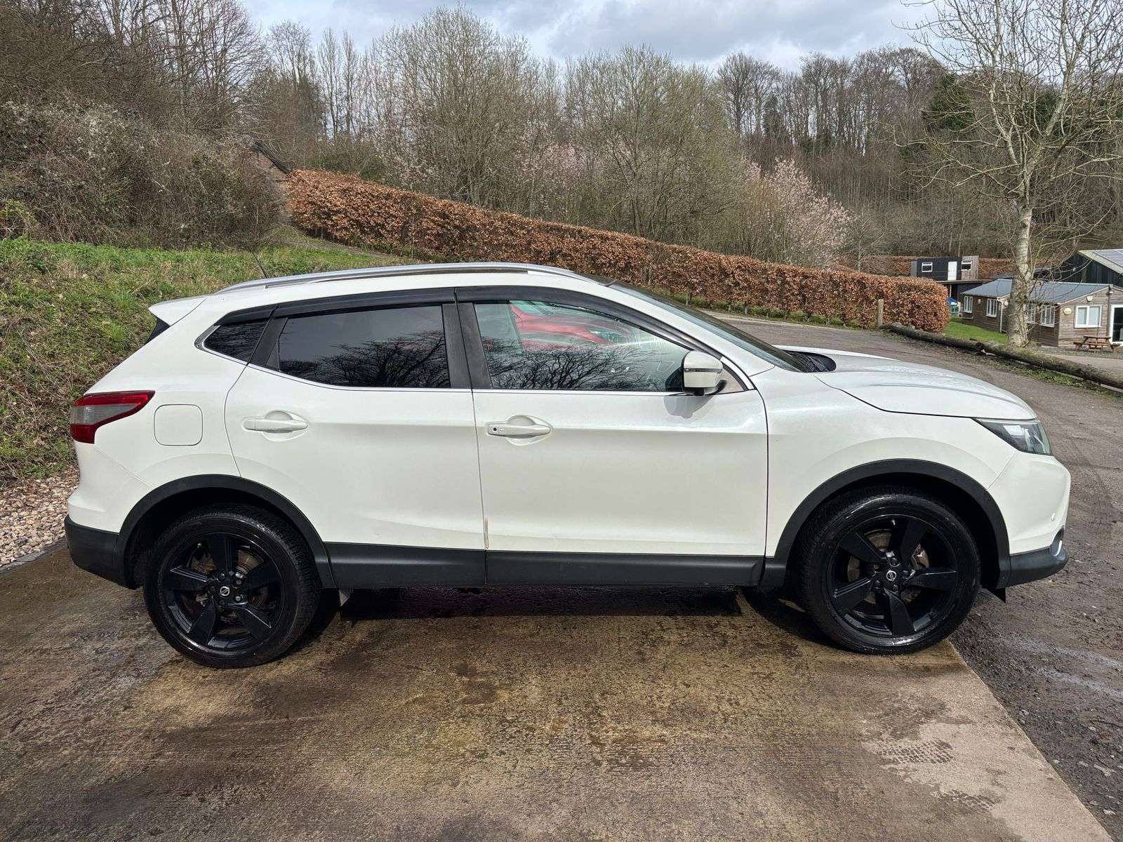 A 2016 NISSAN QASHQAI 1.5 dCi n-tec+ SUV 5dr Diesel Manual 2WD Euro 5 (s/s) (110 ps) A 2016 NISSAN QASHQAI 1.5 dCi n-tec+ SUV 5dr Diesel Manual 2WD Euro 5 (s/s) (110 ps)