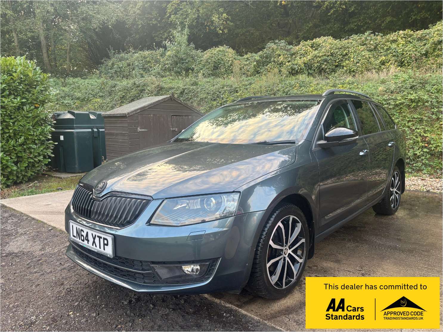 A 2014 SKODA OCTAVIA 2.0 TDI Elegance Estate 5dr Diesel Manual 4WD Euro 5 (s/s) (150 ps) A 2014 SKODA OCTAVIA 2.0 TDI Elegance Estate 5dr Diesel Manual 4WD Euro 5 (s/s) (150 ps)