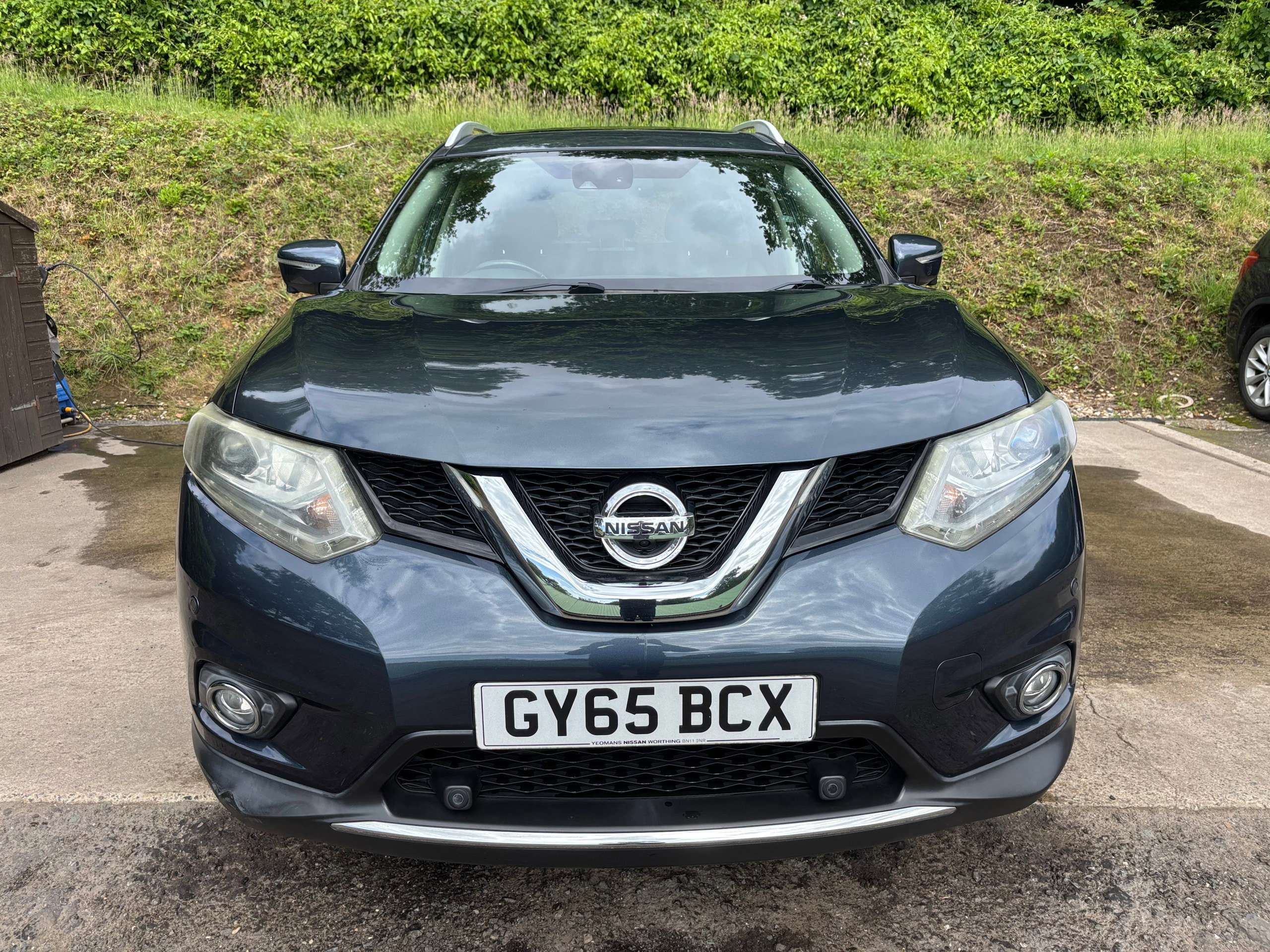 A 2015 NISSAN X-TRAIL 1.6 dCi Tekna SUV 5dr Diesel Manual 4WD Euro 6 (s/s) (130 ps) A 2015 NISSAN X-TRAIL 1.6 dCi Tekna SUV 5dr Diesel Manual 4WD Euro 6 (s/s) (130 ps)