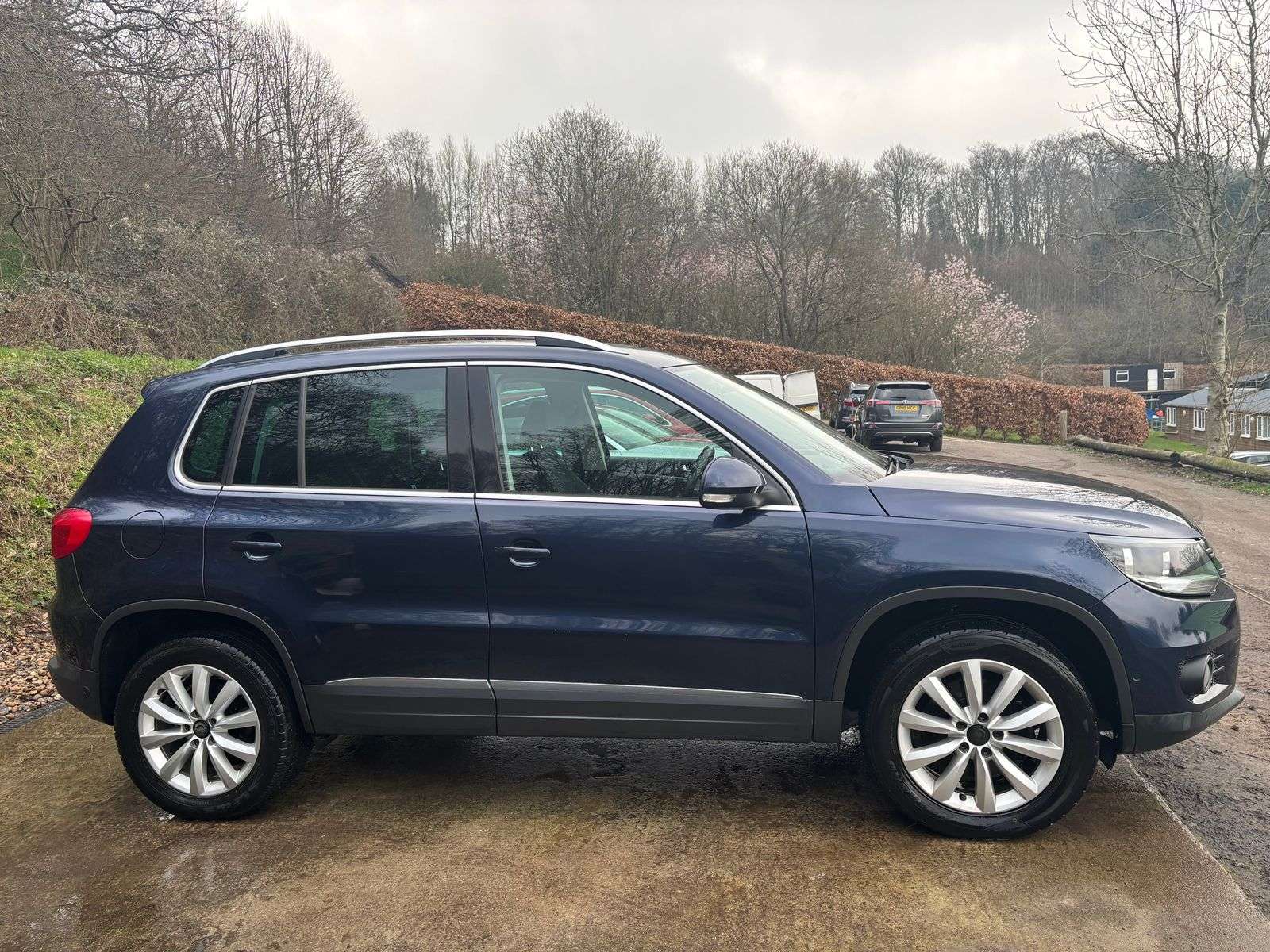 A 2015 VOLKSWAGEN TIGUAN 2.0 TDI BlueMotion Tech Match SUV 5dr Diesel DSG 4WD Euro 6 (s/s) (150 ps) A 2015 VOLKSWAGEN TIGUAN 2.0 TDI BlueMotion Tech Match SUV 5dr Diesel DSG 4WD Euro 6 (s/s) (150 ps)