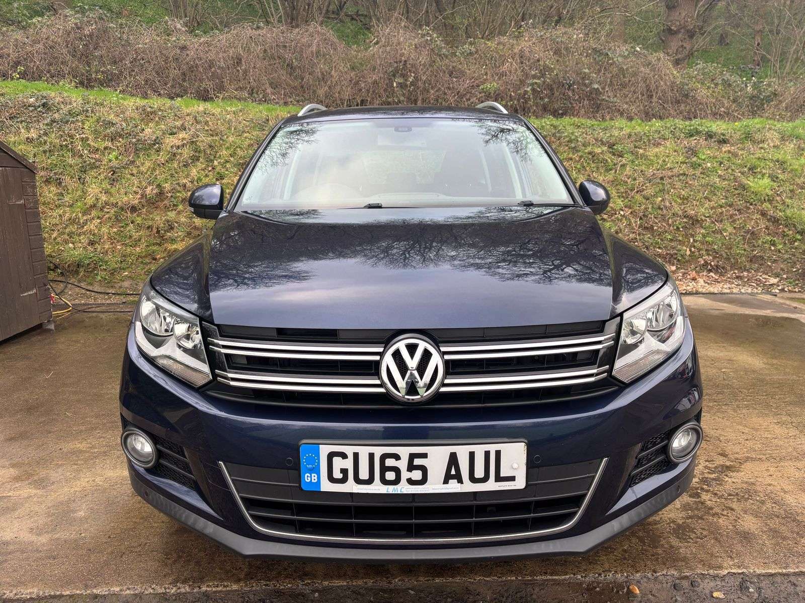 A 2015 VOLKSWAGEN TIGUAN 2.0 TDI BlueMotion Tech Match SUV 5dr Diesel DSG 4WD Euro 6 (s/s) (150 ps) A 2015 VOLKSWAGEN TIGUAN 2.0 TDI BlueMotion Tech Match SUV 5dr Diesel DSG 4WD Euro 6 (s/s) (150 ps)