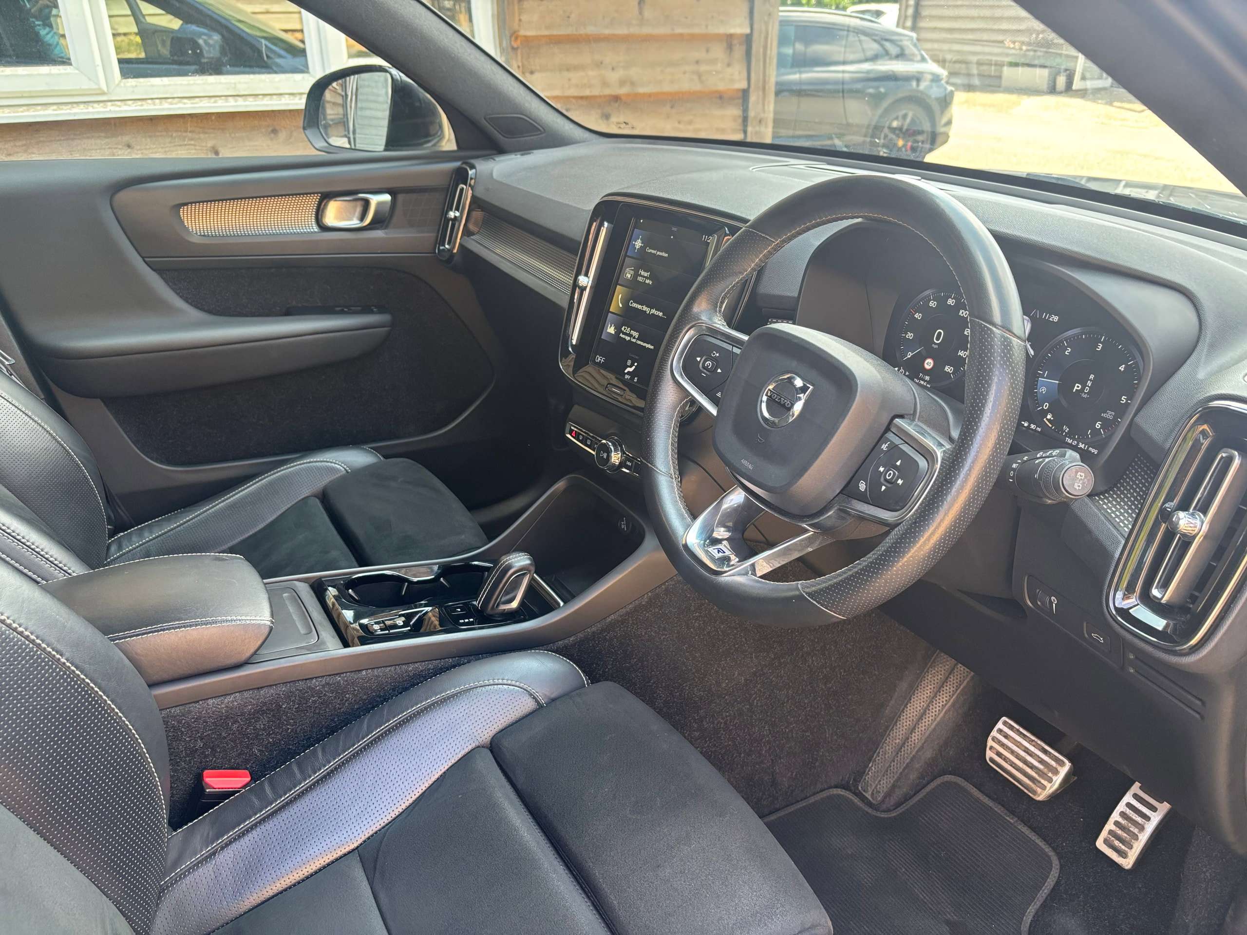 2018 VOLVO XC40 2018 VOLVO XC40