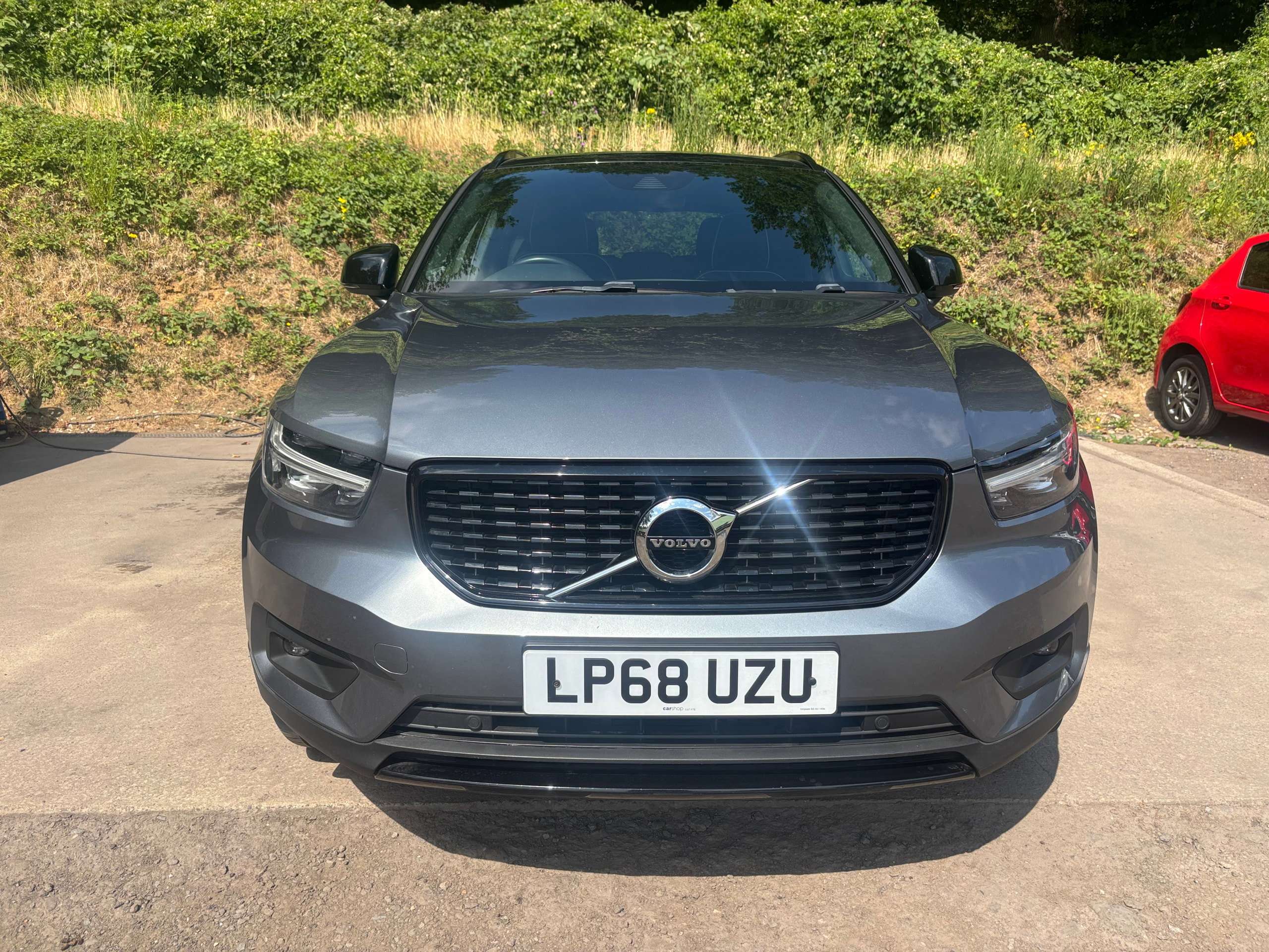 A 2018 VOLVO XC40 2.0 D3 R-Design SUV 5dr Diesel Auto AWD Euro 6 (s/s) (150 ps) A 2018 VOLVO XC40 2.0 D3 R-Design SUV 5dr Diesel Auto AWD Euro 6 (s/s) (150 ps)