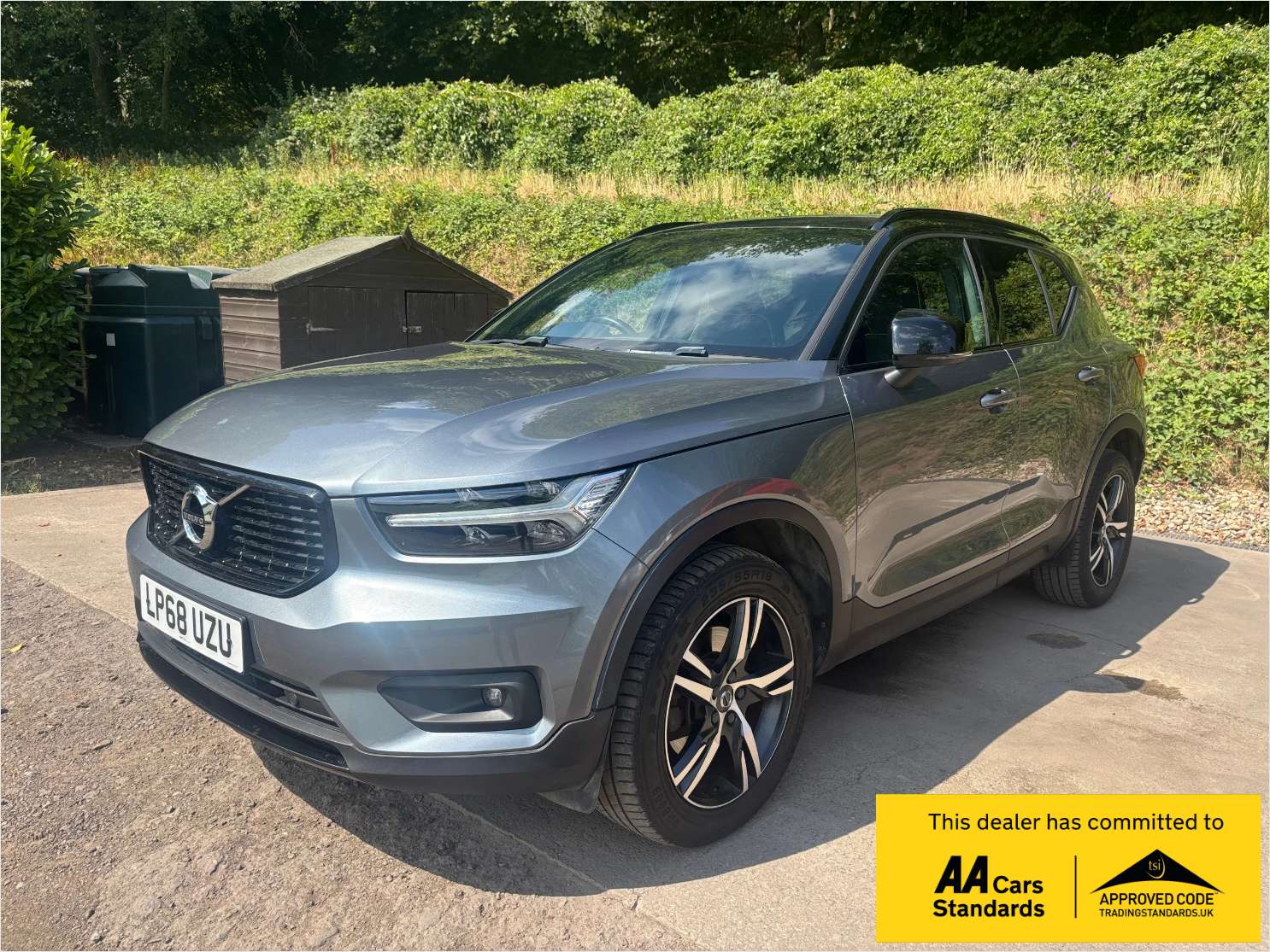 A 2018 VOLVO XC40 2.0 D3 R-Design SUV 5dr Diesel Auto AWD Euro 6 (s/s) (150 ps) A 2018 VOLVO XC40 2.0 D3 R-Design SUV 5dr Diesel Auto AWD Euro 6 (s/s) (150 ps)