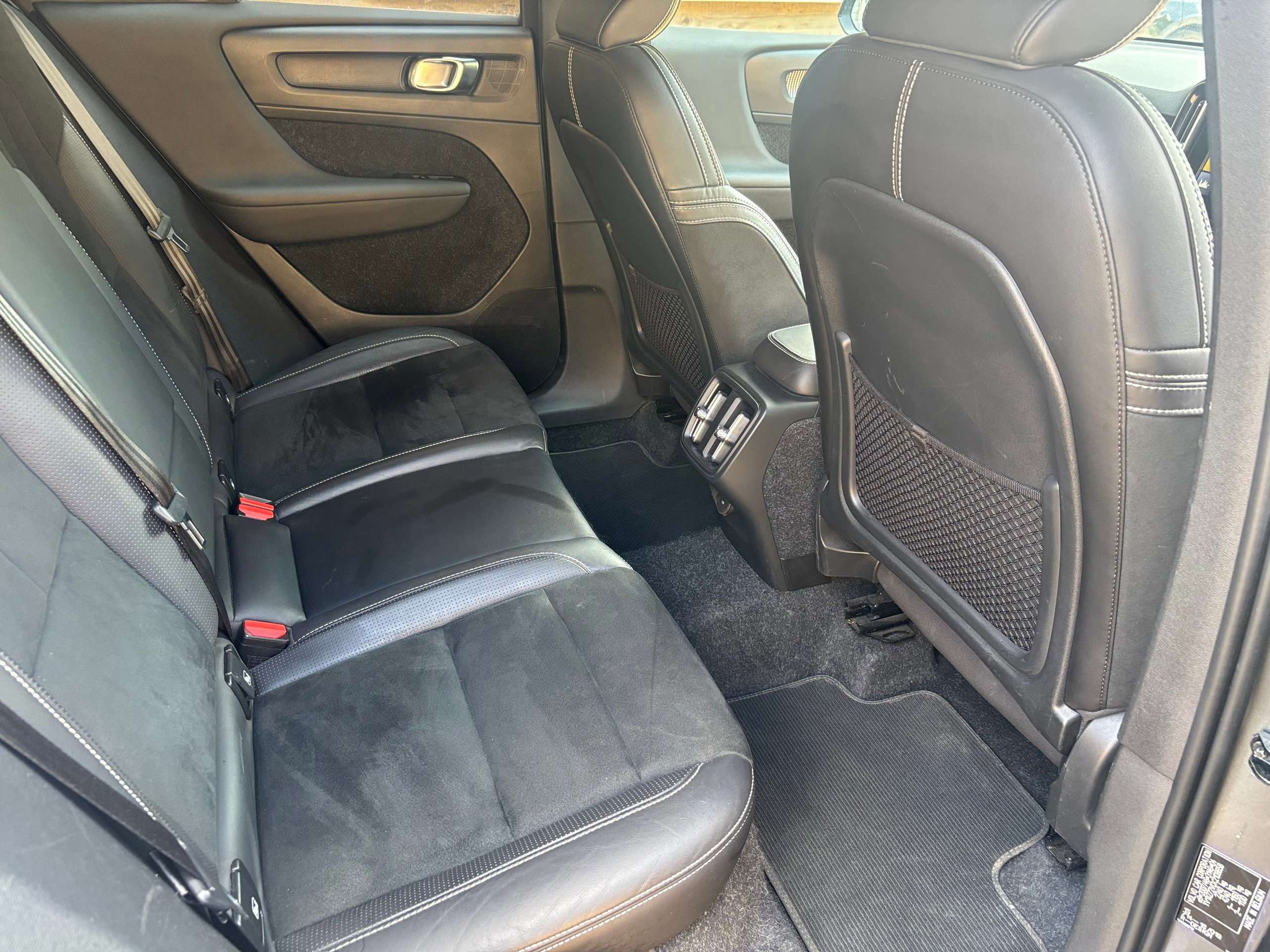 2018 VOLVO XC40 2018 VOLVO XC40