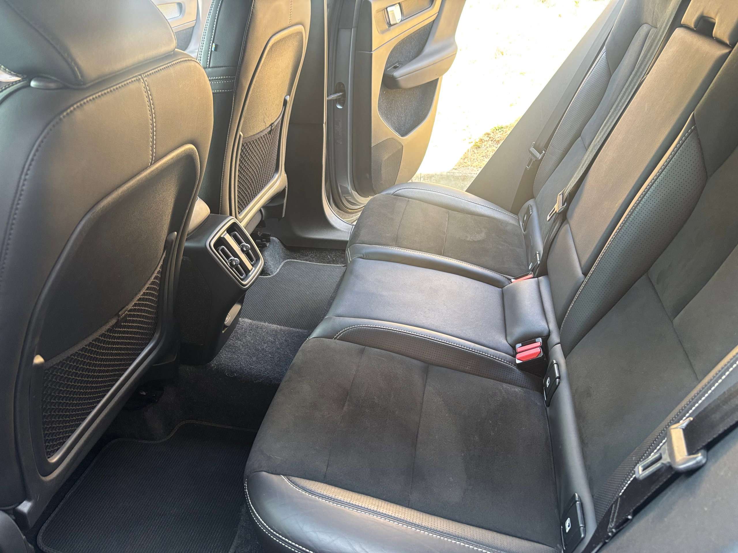 2018 VOLVO XC40 2018 VOLVO XC40