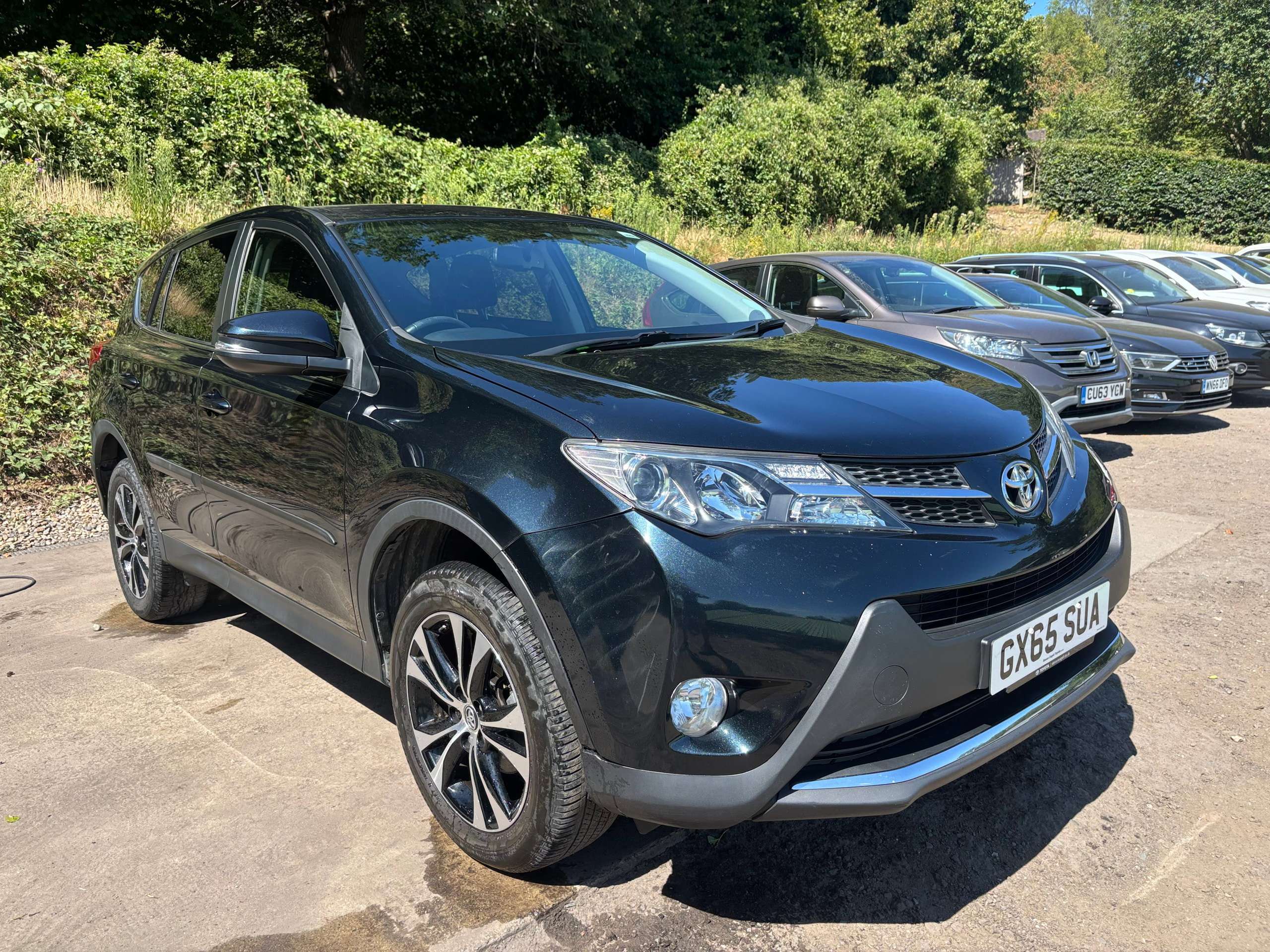 A 2015 TOYOTA RAV4 2.0 V-Matic Icon SUV 5dr Petrol Multidrive S 4WD Euro 6 (s/s) (151 ps) A 2015 TOYOTA RAV4 2.0 V-Matic Icon SUV 5dr Petrol Multidrive S 4WD Euro 6 (s/s) (151 ps)