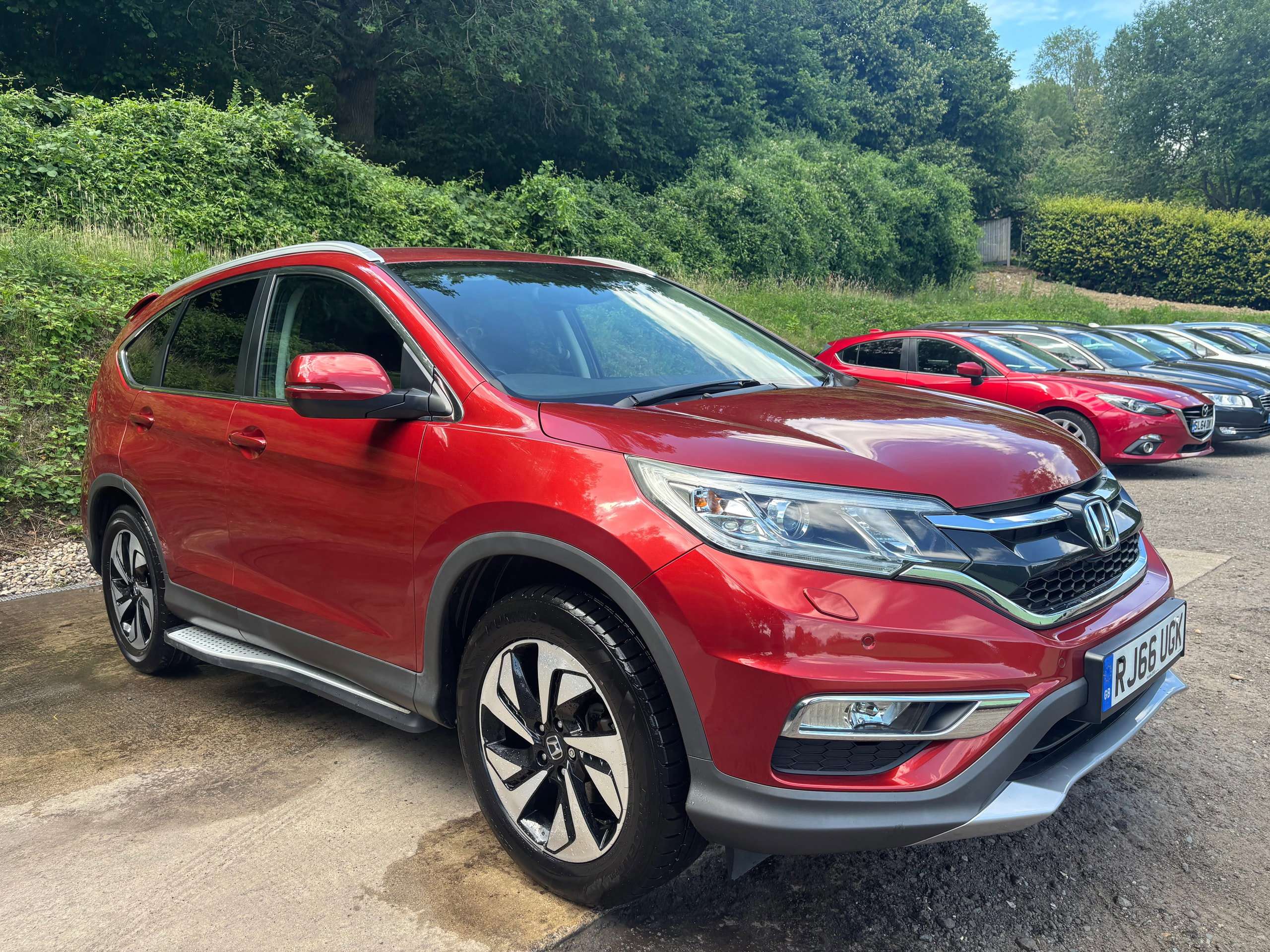 A 2016 HONDA CR-V 2.0 i-VTEC SR SUV 5dr Petrol Manual 4WD Euro 6 (s/s) (155 ps) A 2016 HONDA CR-V 2.0 i-VTEC SR SUV 5dr Petrol Manual 4WD Euro 6 (s/s) (155 ps)