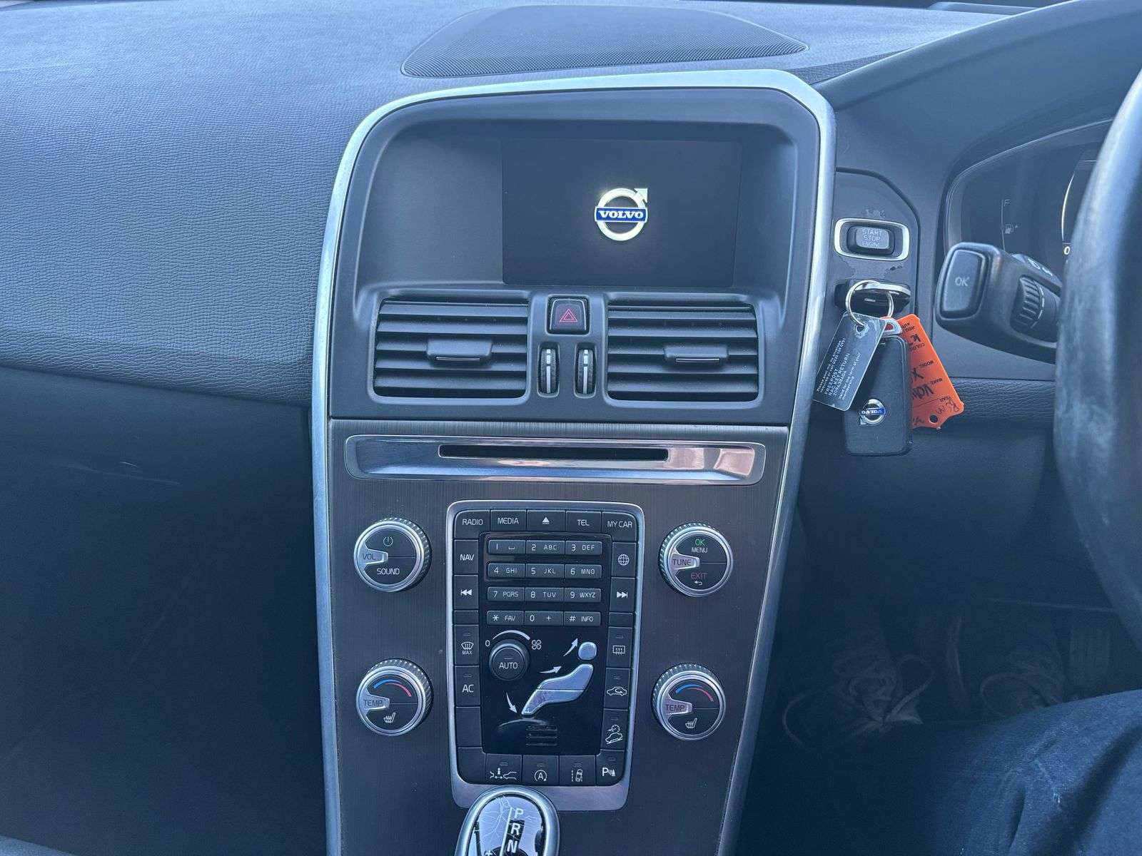 2015 VOLVO XC60 2015 VOLVO XC60