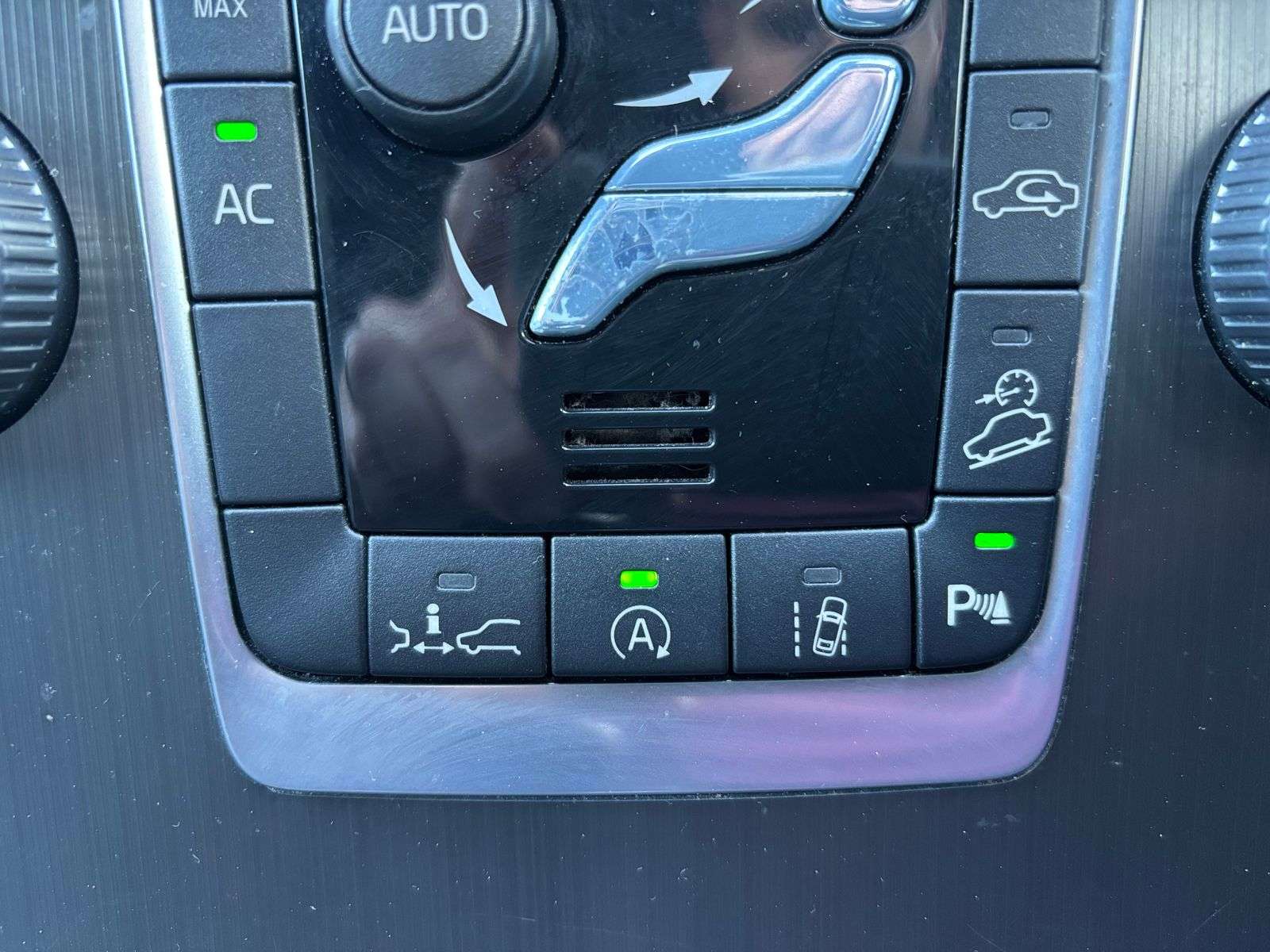 2015 VOLVO XC60 2015 VOLVO XC60