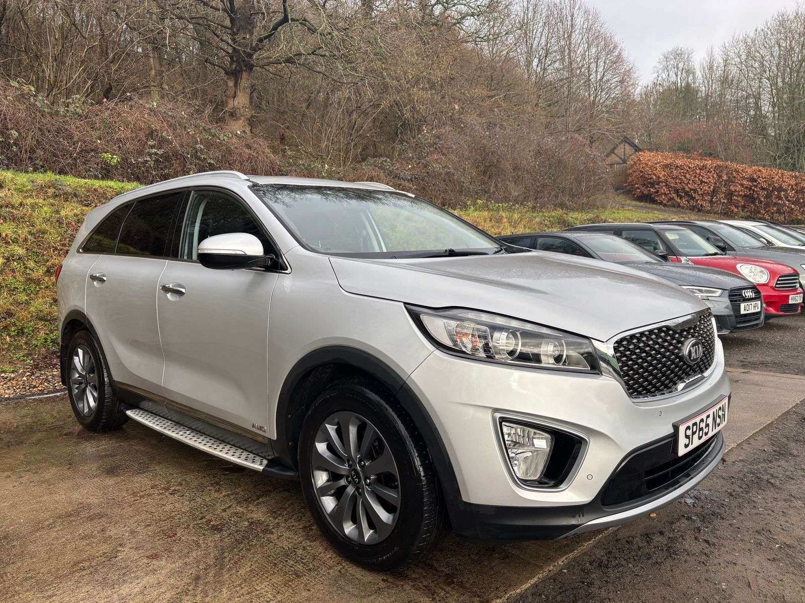 A 2015 KIA SORENTO 2.2 CRDi KX-2 SUV 5dr Diesel Auto AWD Euro 6 (s/s) (197 bhp) A 2015 KIA SORENTO 2.2 CRDi KX-2 SUV 5dr Diesel Auto AWD Euro 6 (s/s) (197 bhp)