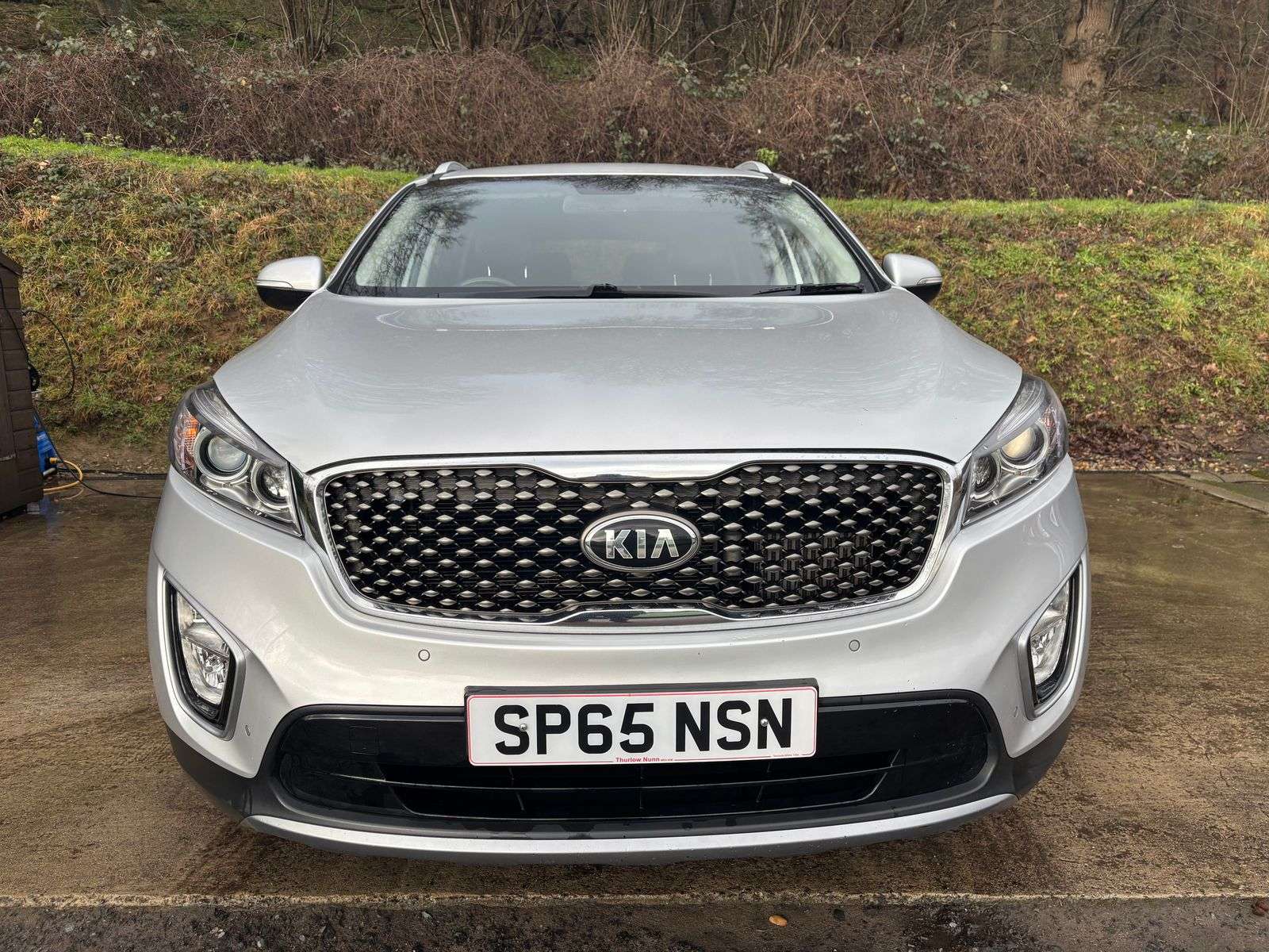 A 2015 KIA SORENTO 2.2 CRDi KX-2 SUV 5dr Diesel Auto AWD Euro 6 (s/s) (197 bhp) A 2015 KIA SORENTO 2.2 CRDi KX-2 SUV 5dr Diesel Auto AWD Euro 6 (s/s) (197 bhp)