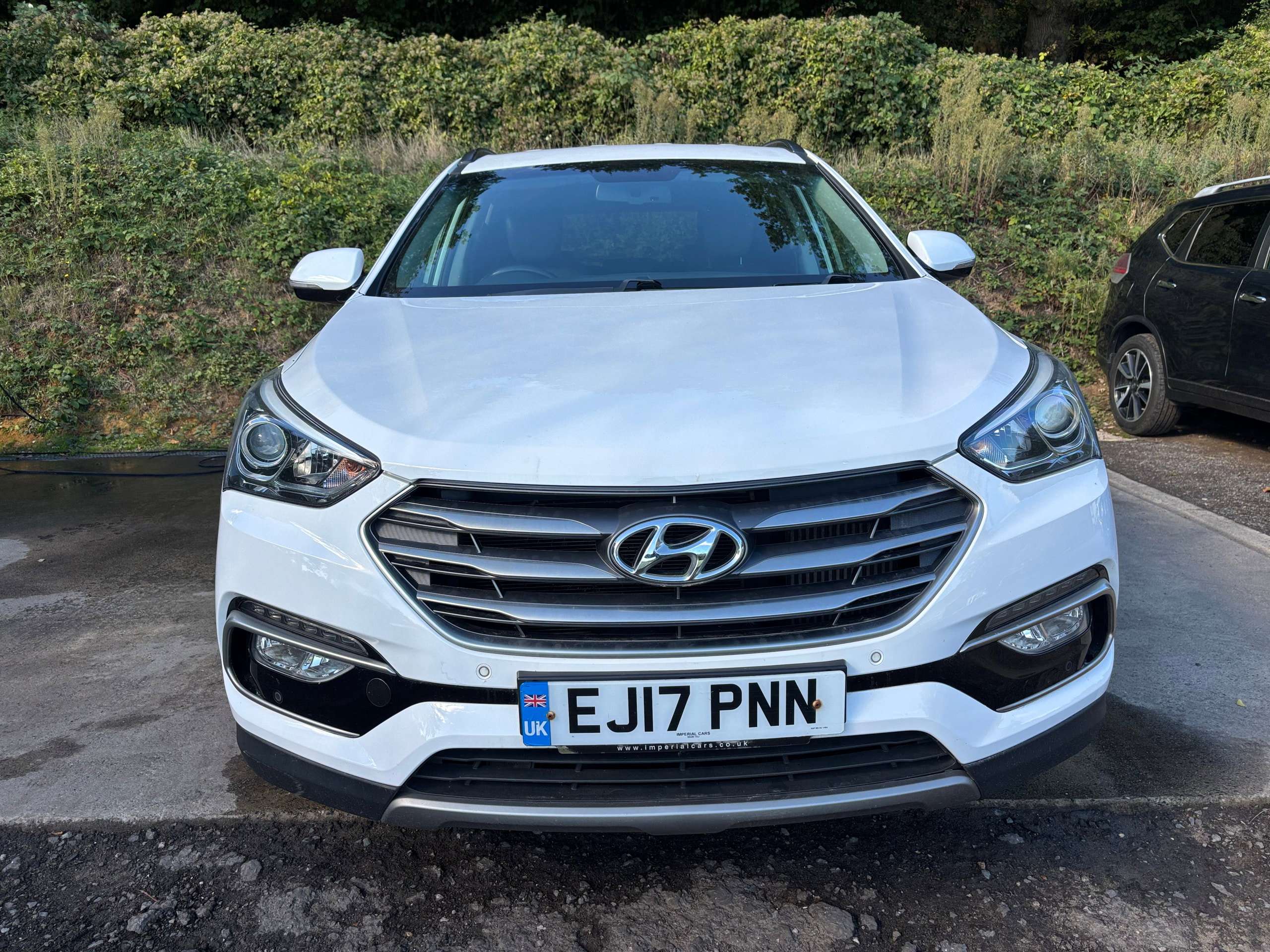 A 2017 HYUNDAI SANTA FE 2.2 CRDi Blue Drive Premium SUV 5dr Diesel Auto 4WD Euro 6 (s/s) (200 ps) A 2017 HYUNDAI SANTA FE 2.2 CRDi Blue Drive Premium SUV 5dr Diesel Auto 4WD Euro 6 (s/s) (200 ps)