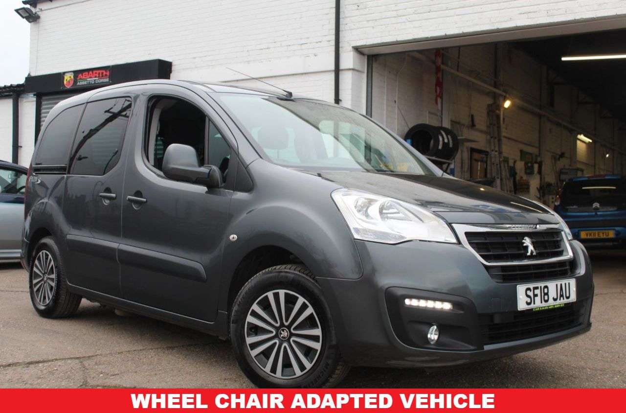 A 2018 PEUGEOT PARTNER BLUE HDI S/S TEPEE ALLURE A 2018 PEUGEOT PARTNER BLUE HDI S/S TEPEE ALLURE