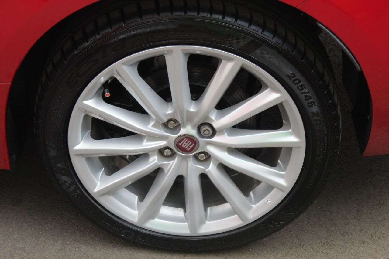 2016 FIAT 124 SPIDER 2016 FIAT 124 SPIDER
