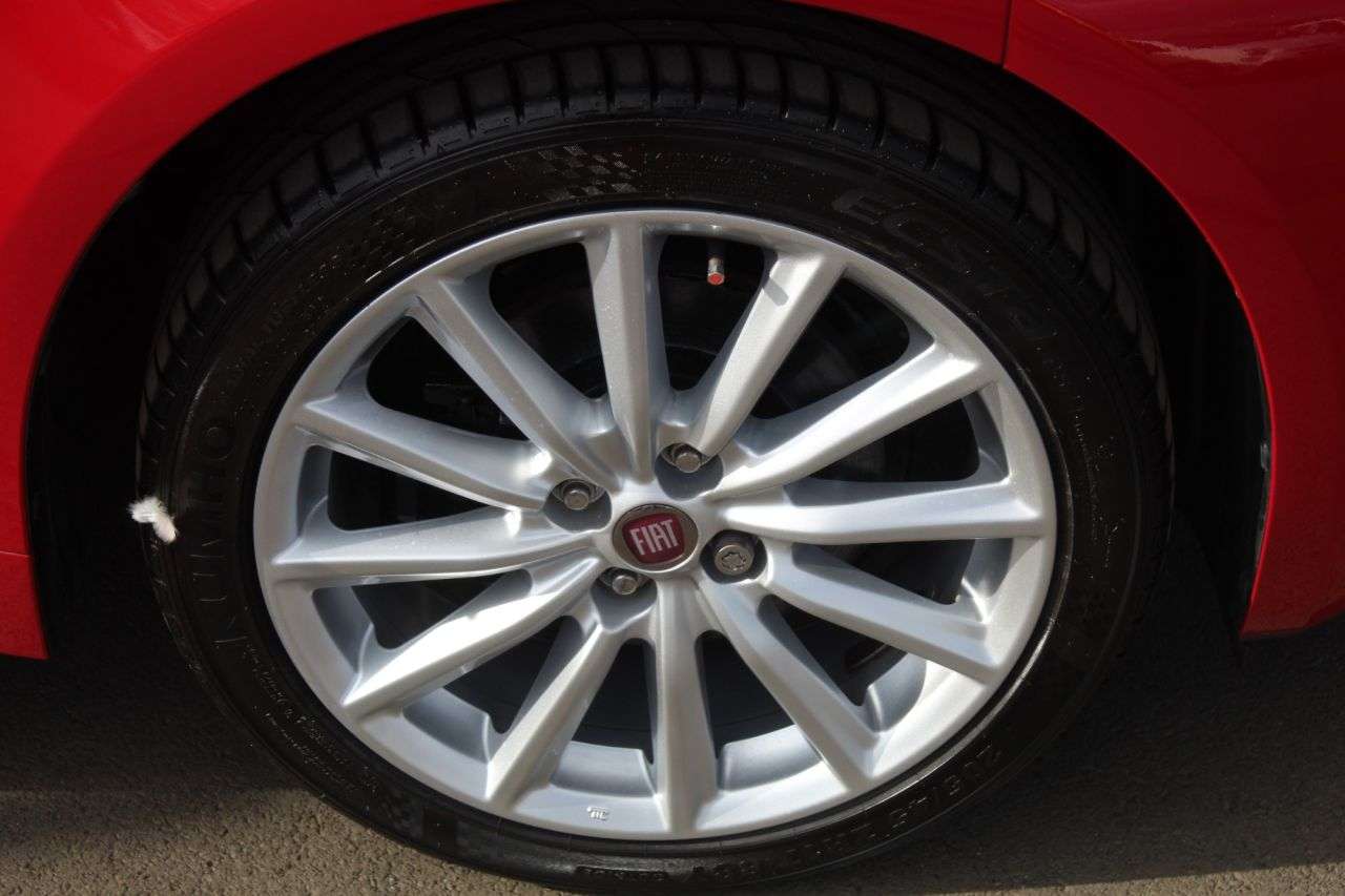 2016 FIAT 124 SPIDER 2016 FIAT 124 SPIDER