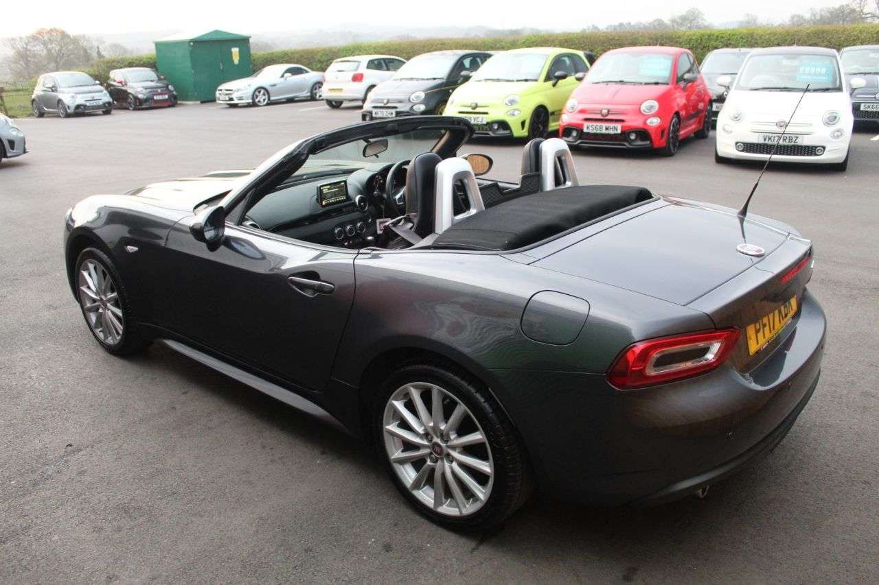 2017 FIAT 124 SPIDER 2017 FIAT 124 SPIDER