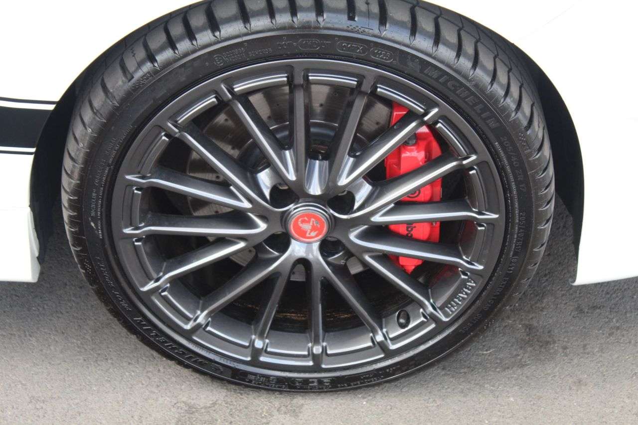 2022 ABARTH 595 2022 ABARTH 595