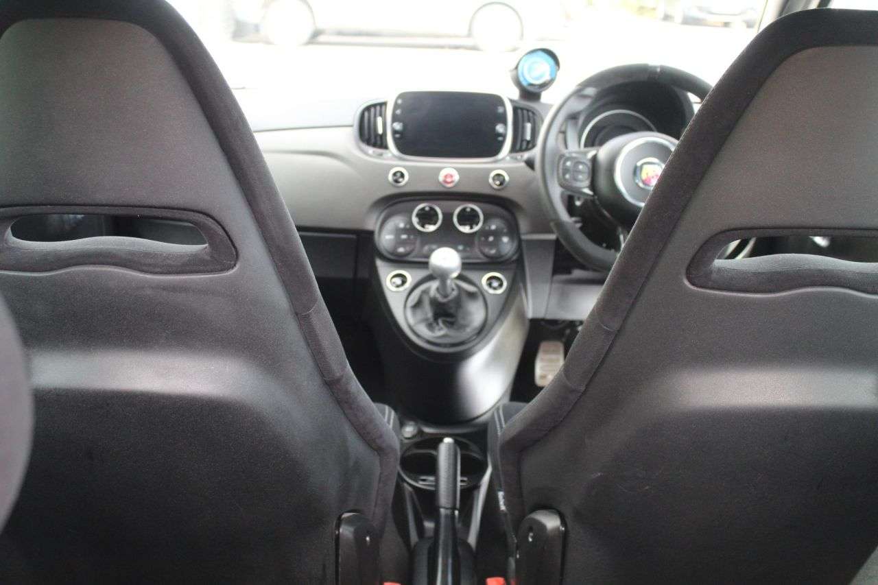 2022 ABARTH 595 2022 ABARTH 595