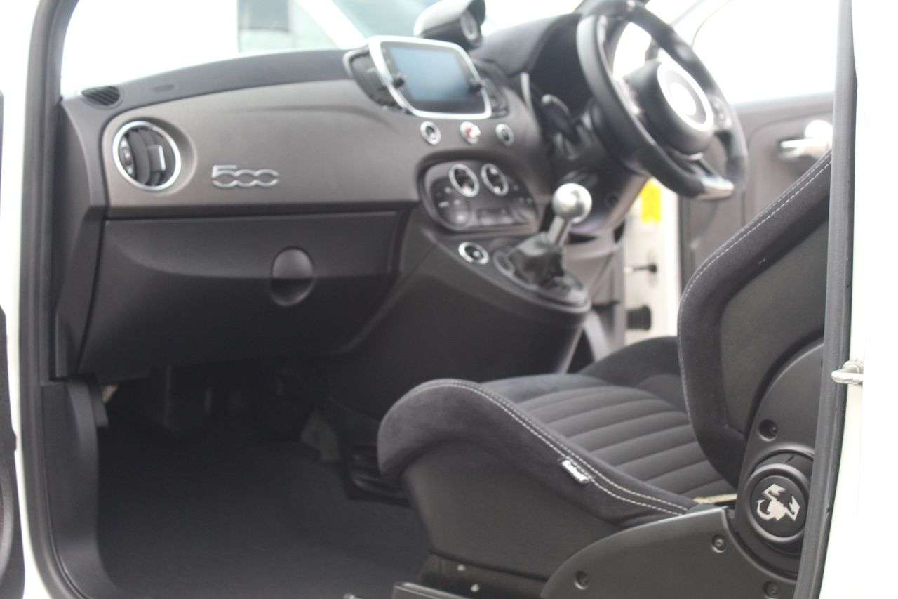 2022 ABARTH 595 2022 ABARTH 595