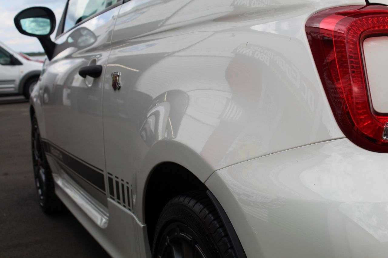 2022 ABARTH 595 2022 ABARTH 595