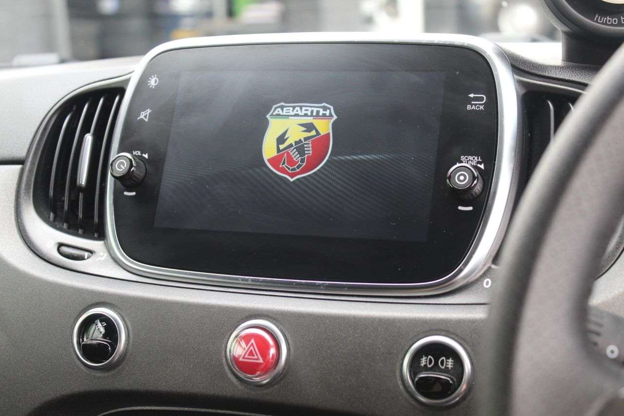 2022 ABARTH 595 2022 ABARTH 595