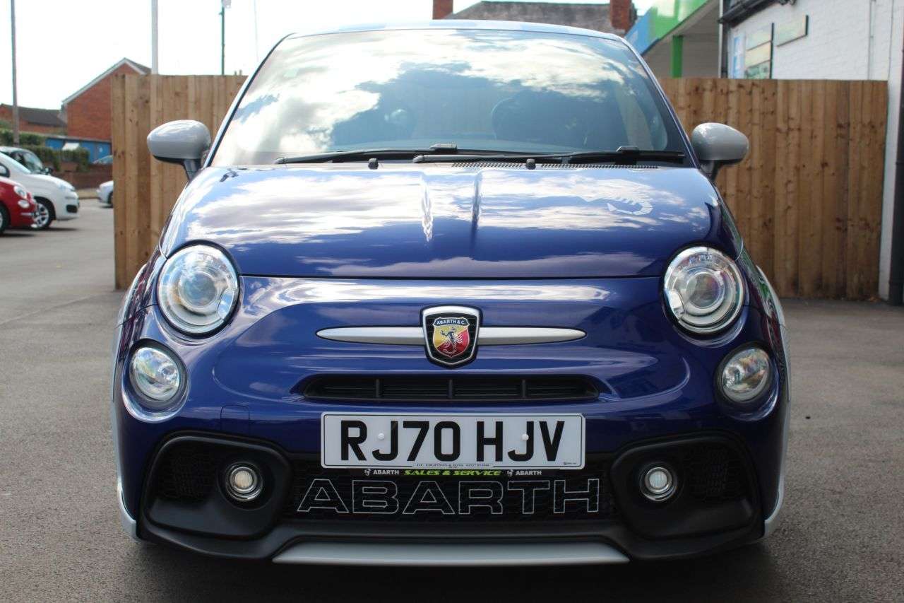 2020 ABARTH 695 2020 ABARTH 695