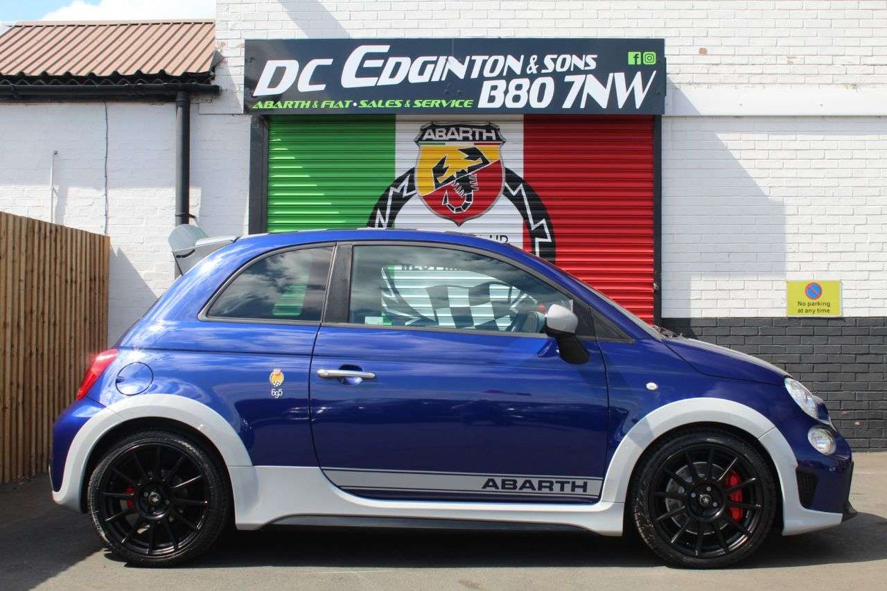 2020 ABARTH 695 2020 ABARTH 695
