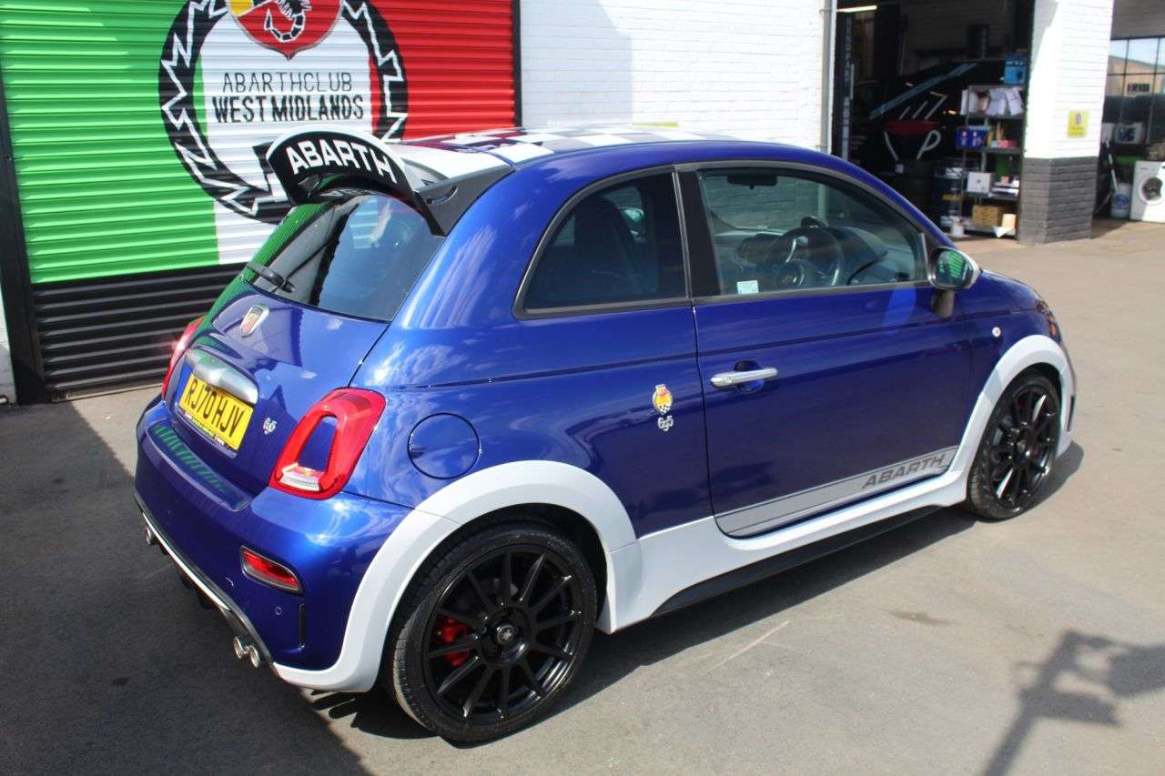 2020 ABARTH 695 2020 ABARTH 695