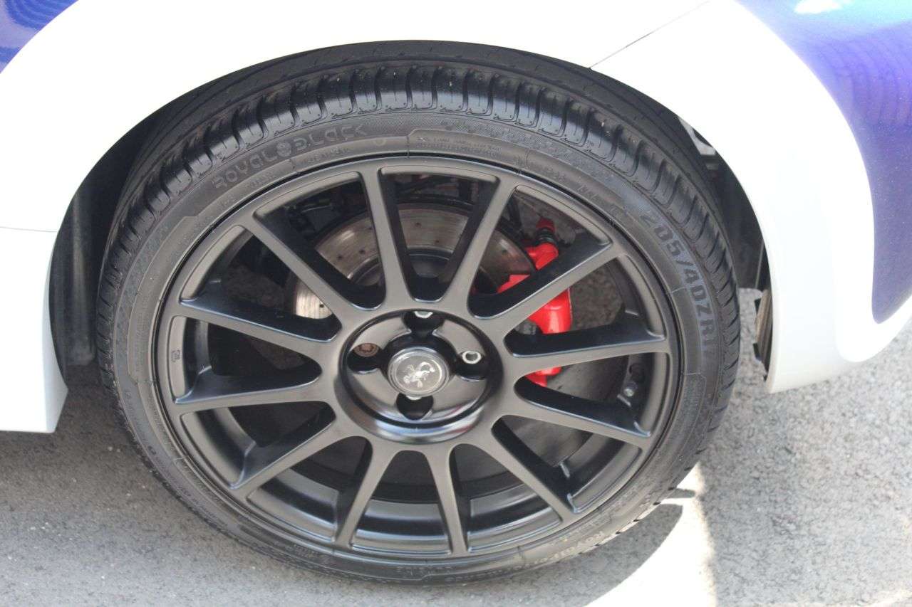 2020 ABARTH 695 2020 ABARTH 695