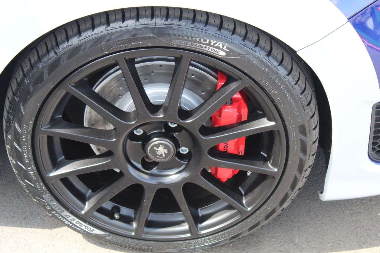 2020 ABARTH 695 2020 ABARTH 695