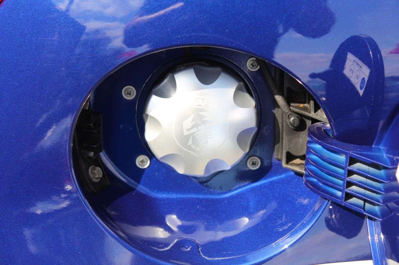 2020 ABARTH 695 2020 ABARTH 695