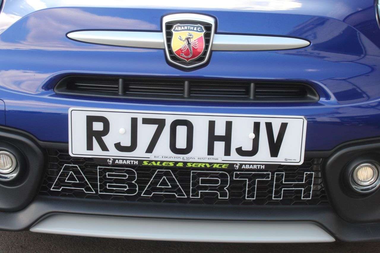 2020 ABARTH 695 2020 ABARTH 695