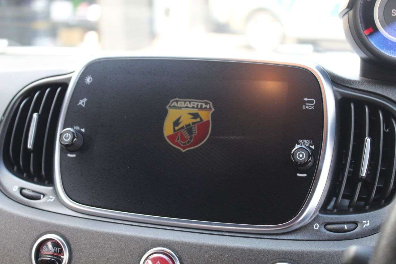 2020 ABARTH 695 2020 ABARTH 695