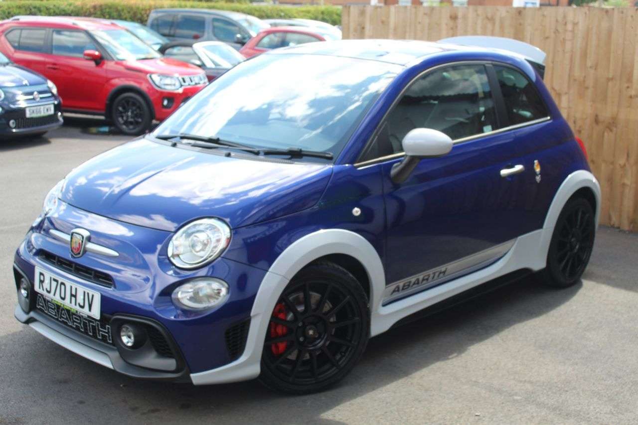 2020 ABARTH 695 2020 ABARTH 695