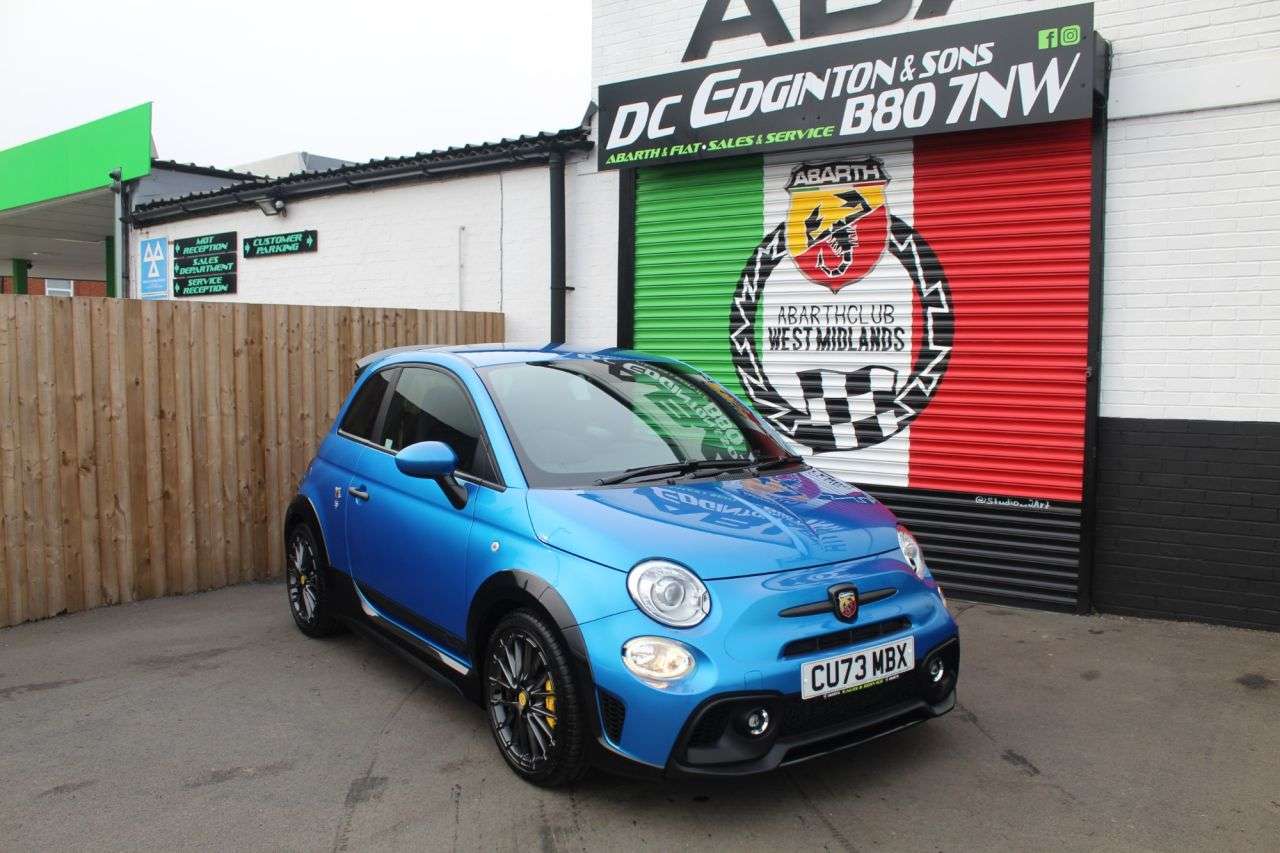 2023 ABARTH 695 2023 ABARTH 695