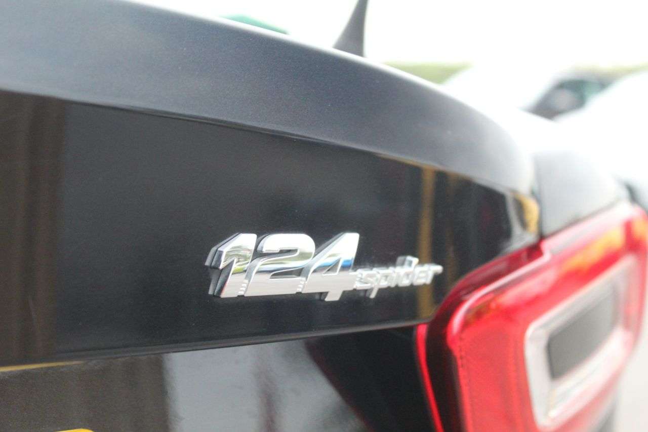 2018 FIAT 124 SPIDER 2018 FIAT 124 SPIDER