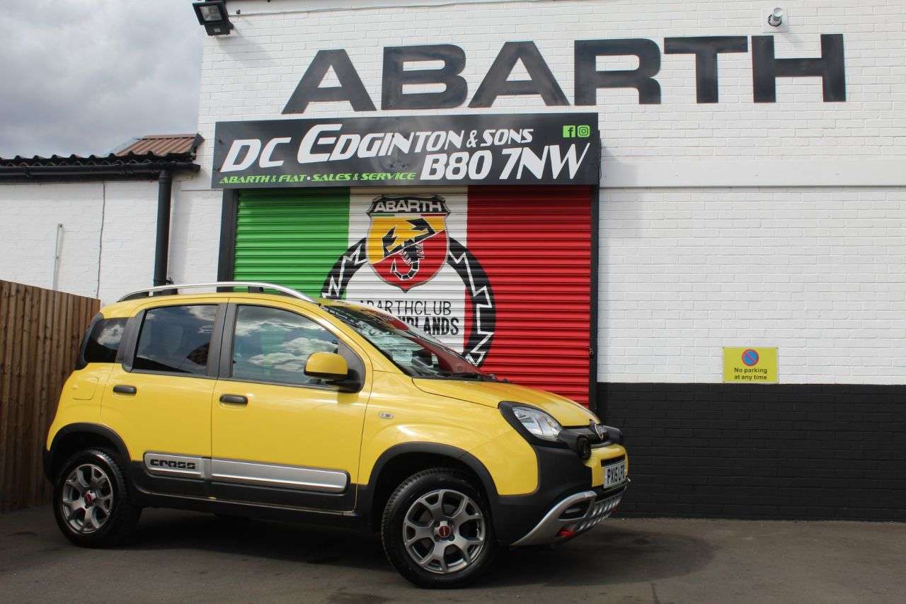 A 2015 FIAT PANDA 0.9 TwinAir Cross 4 x 4 Hatchback 5dr Petrol Manual Euro 6 (s/s) (90 bhp) 4 A 2015 FIAT PANDA 0.9 TwinAir Cross 4 x 4 Hatchback 5dr Petrol Manual Euro 6 (s/s) (90 bhp) 4