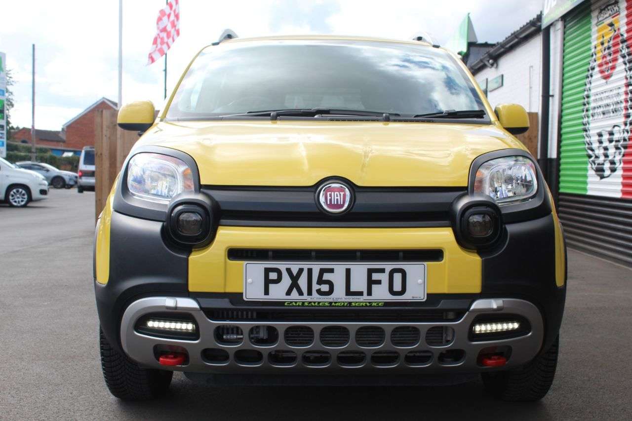 A 2015 FIAT PANDA 0.9 TwinAir Cross 4 x 4 Hatchback 5dr Petrol Manual Euro 6 (s/s) (90 bhp) 4 A 2015 FIAT PANDA 0.9 TwinAir Cross 4 x 4 Hatchback 5dr Petrol Manual Euro 6 (s/s) (90 bhp) 4
