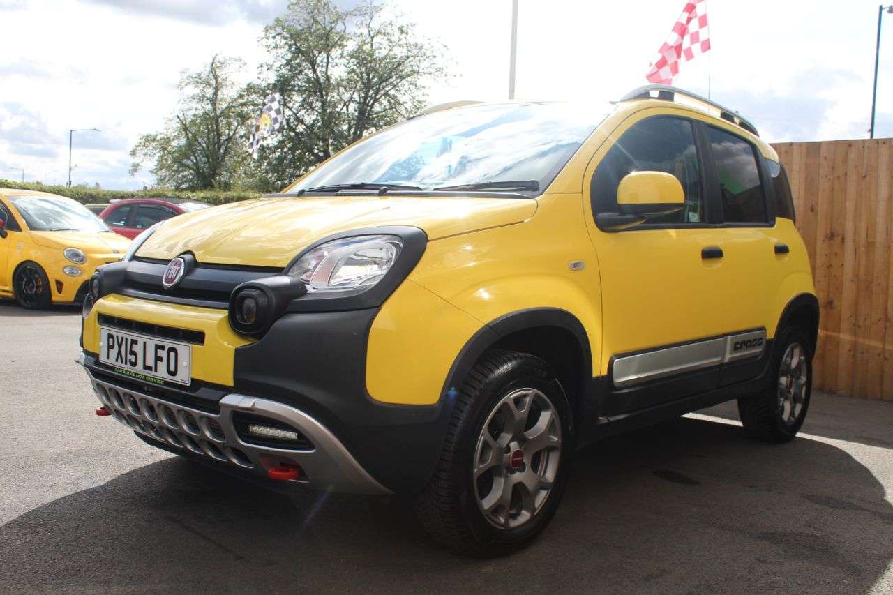 A 2015 FIAT PANDA 0.9 TwinAir Cross 4 x 4 Hatchback 5dr Petrol Manual Euro 6 (s/s) (90 bhp) 4 A 2015 FIAT PANDA 0.9 TwinAir Cross 4 x 4 Hatchback 5dr Petrol Manual Euro 6 (s/s) (90 bhp) 4
