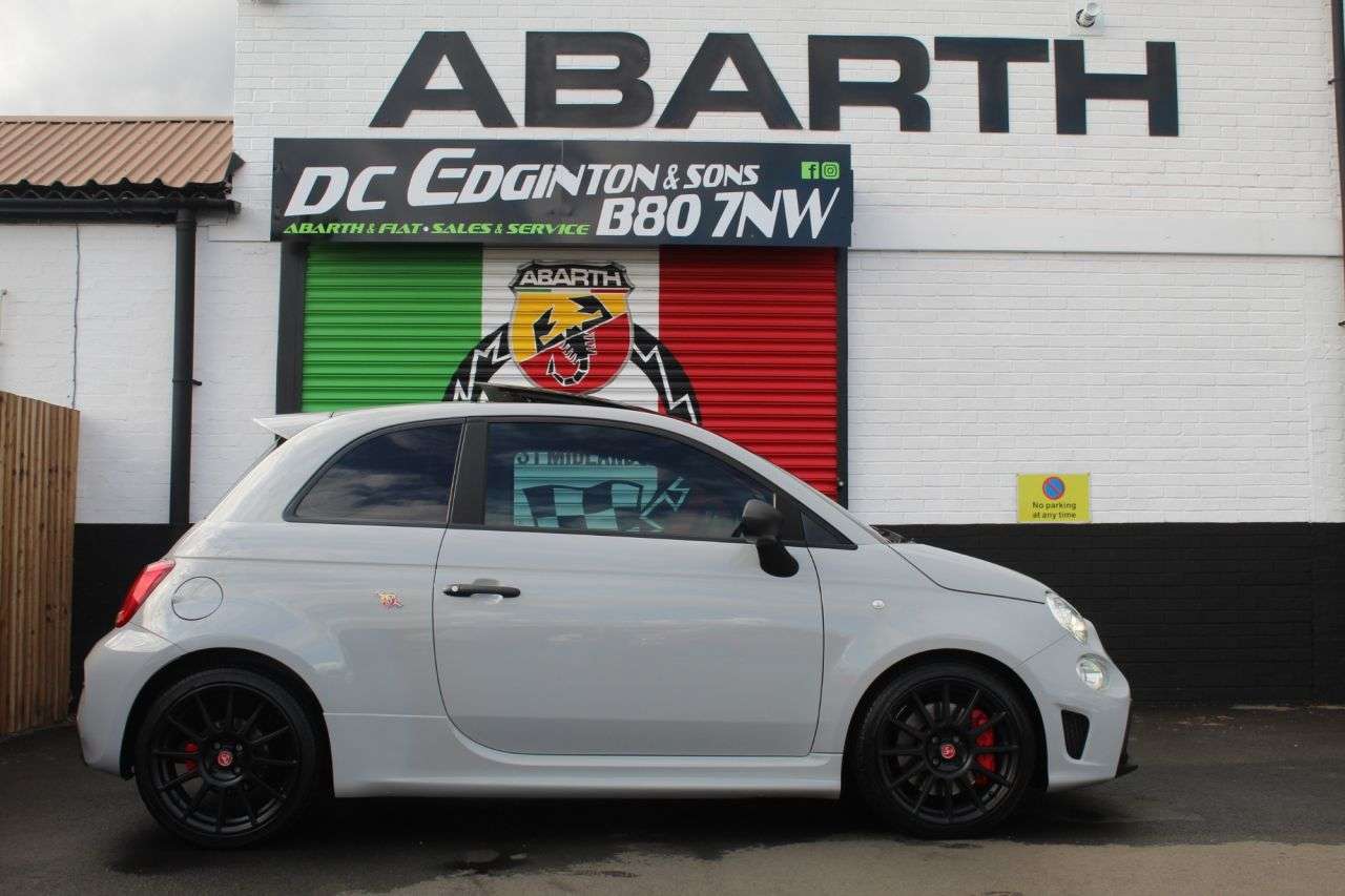 2022 ABARTH 595 2022 ABARTH 595