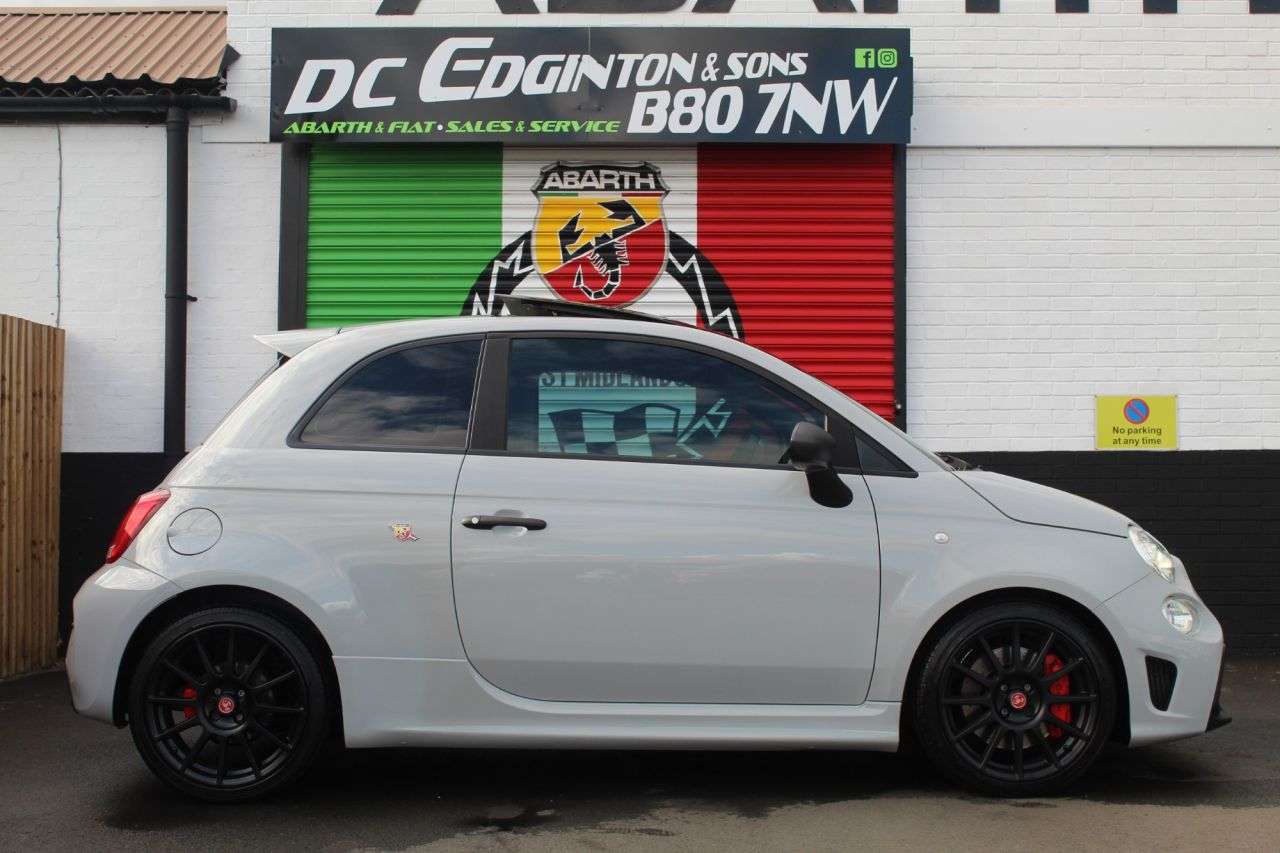 2022 ABARTH 595 2022 ABARTH 595