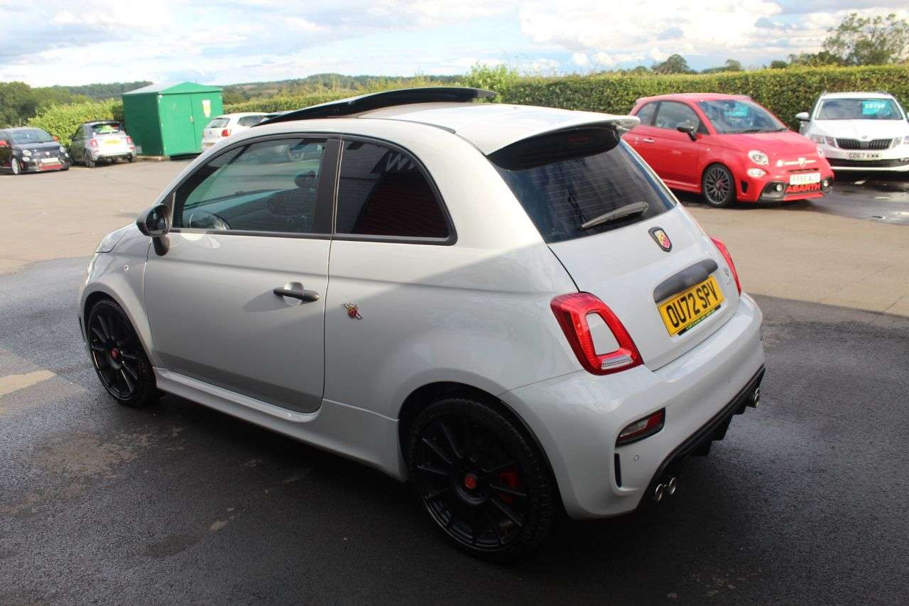 2022 ABARTH 595 2022 ABARTH 595