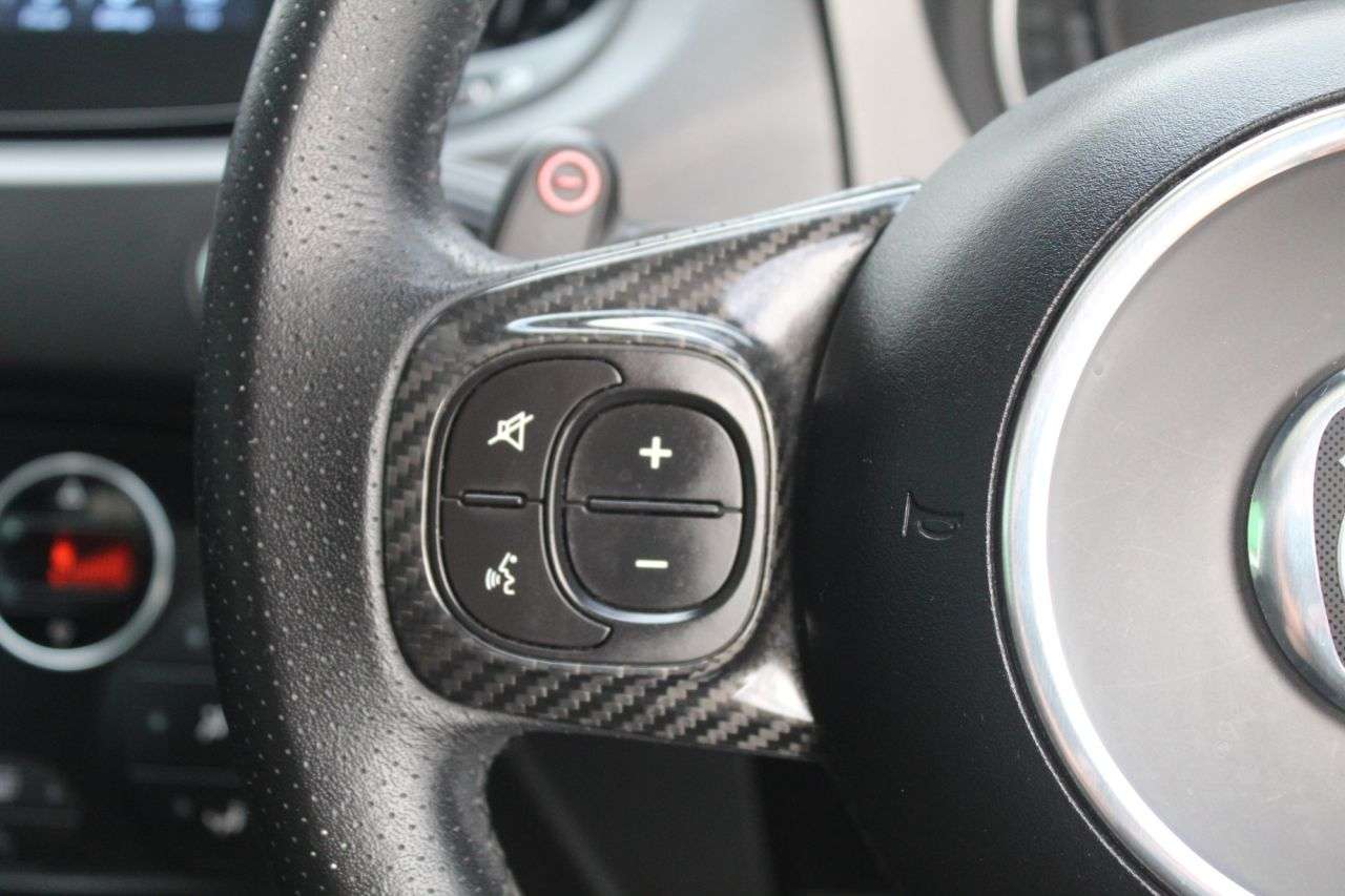 2022 ABARTH 595 2022 ABARTH 595