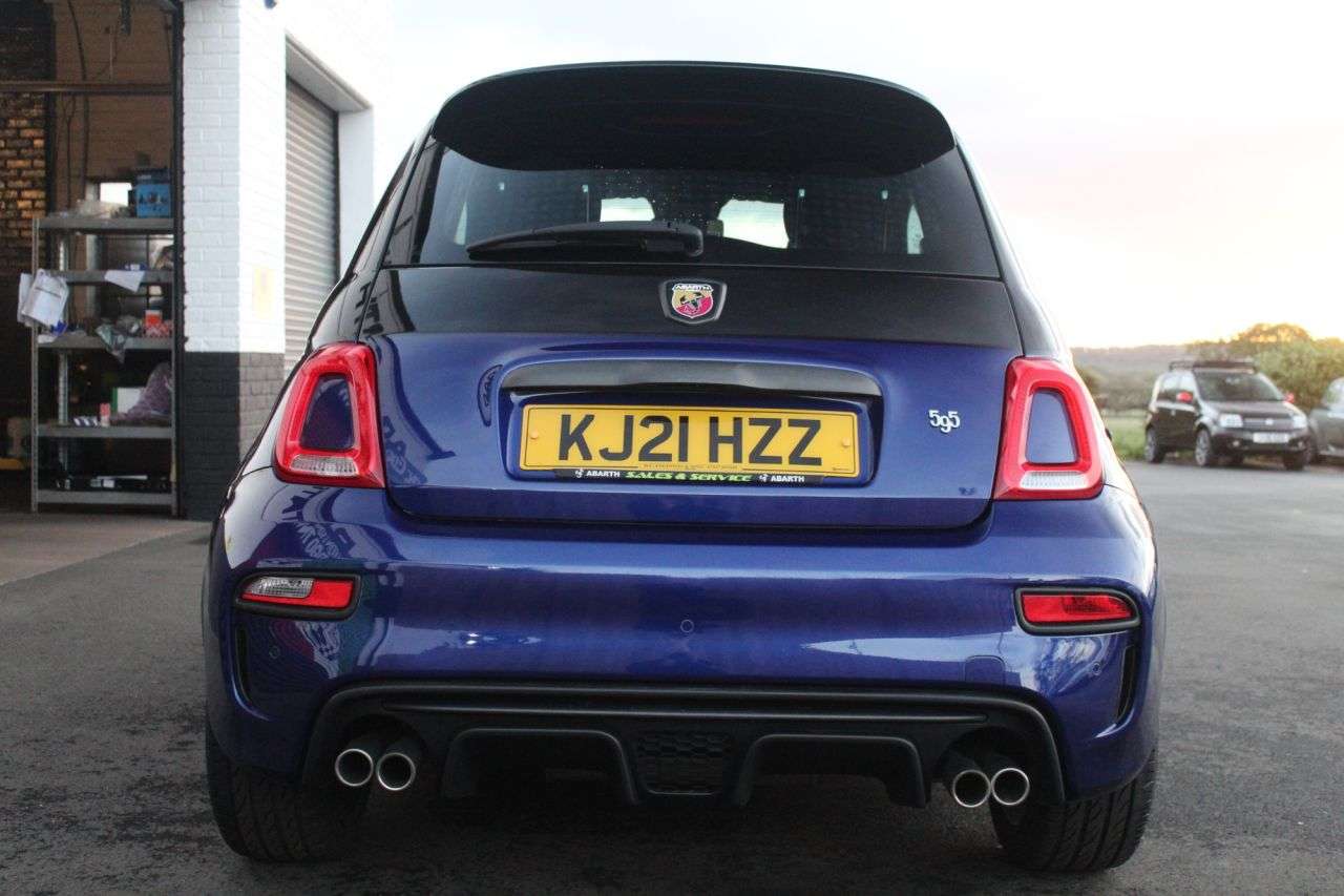 2021 ABARTH 595 2021 ABARTH 595
