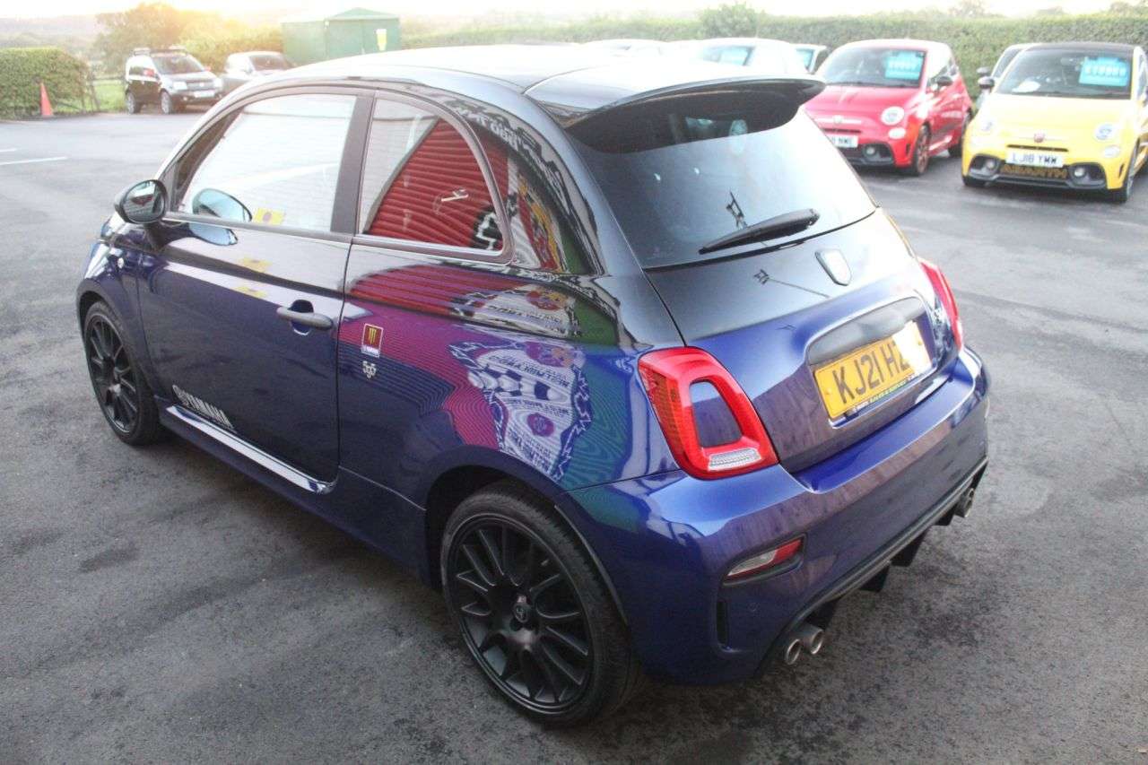 2021 ABARTH 595 2021 ABARTH 595