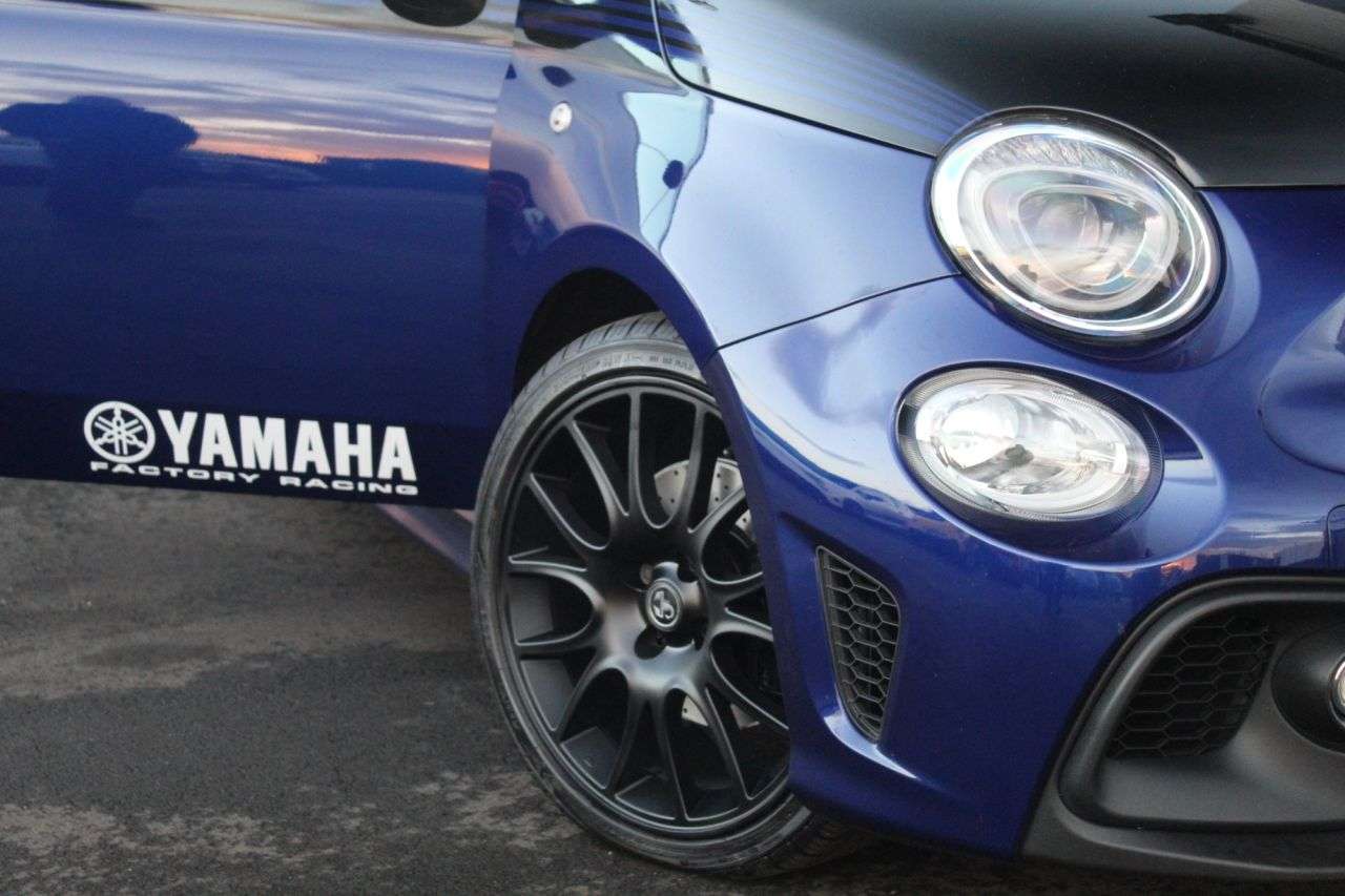 2021 ABARTH 595 2021 ABARTH 595