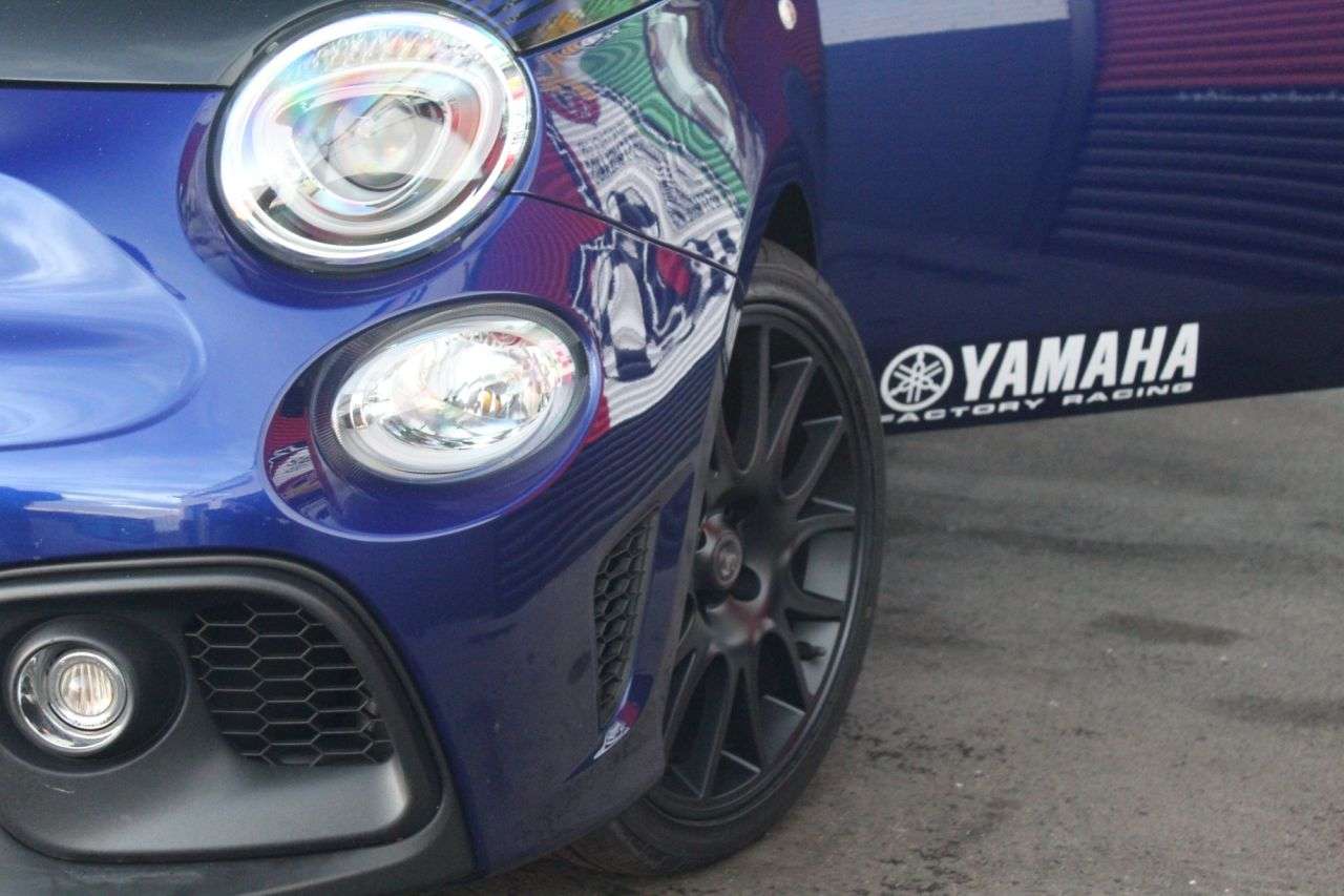 2021 ABARTH 595 2021 ABARTH 595