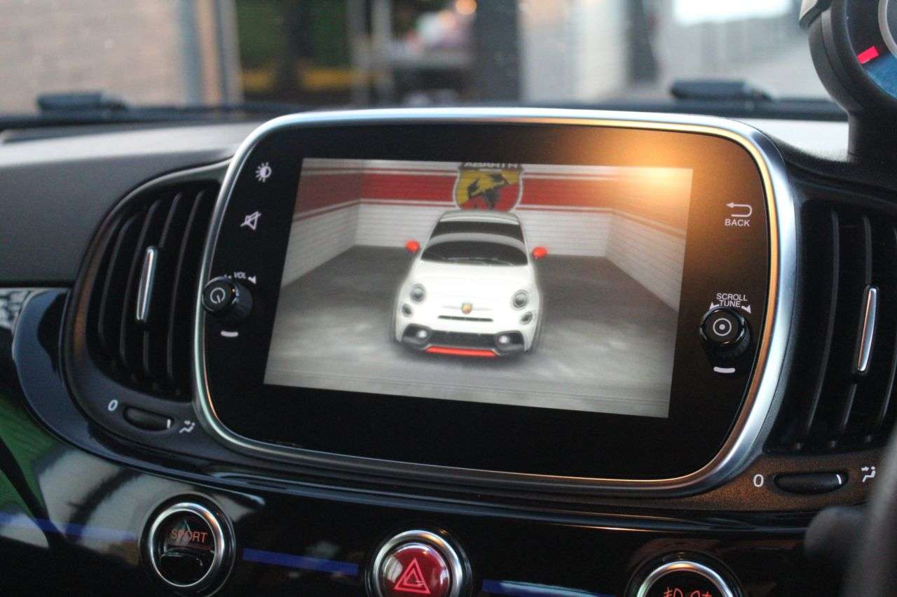 2021 ABARTH 595 2021 ABARTH 595